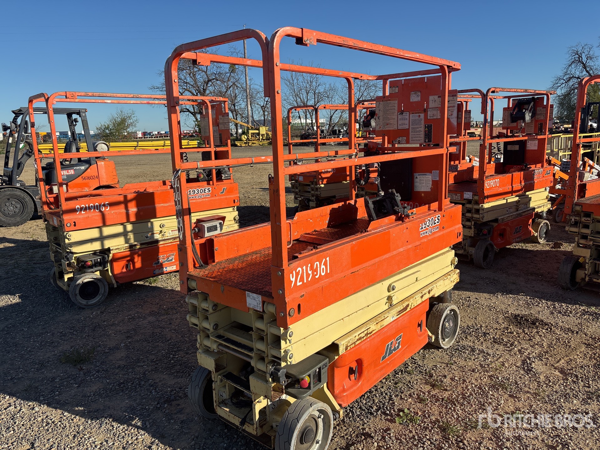 General Appearance with Featured Photo