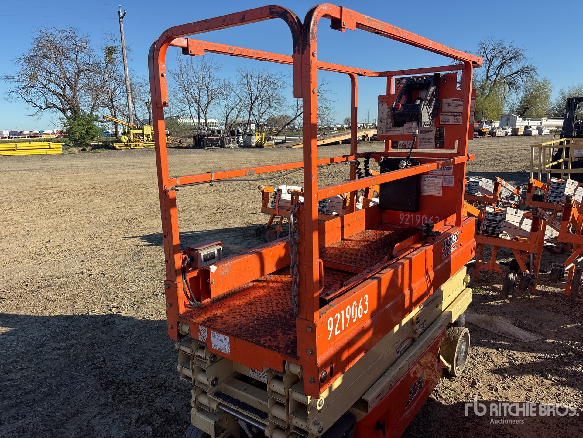 General Appearance with Featured Photo