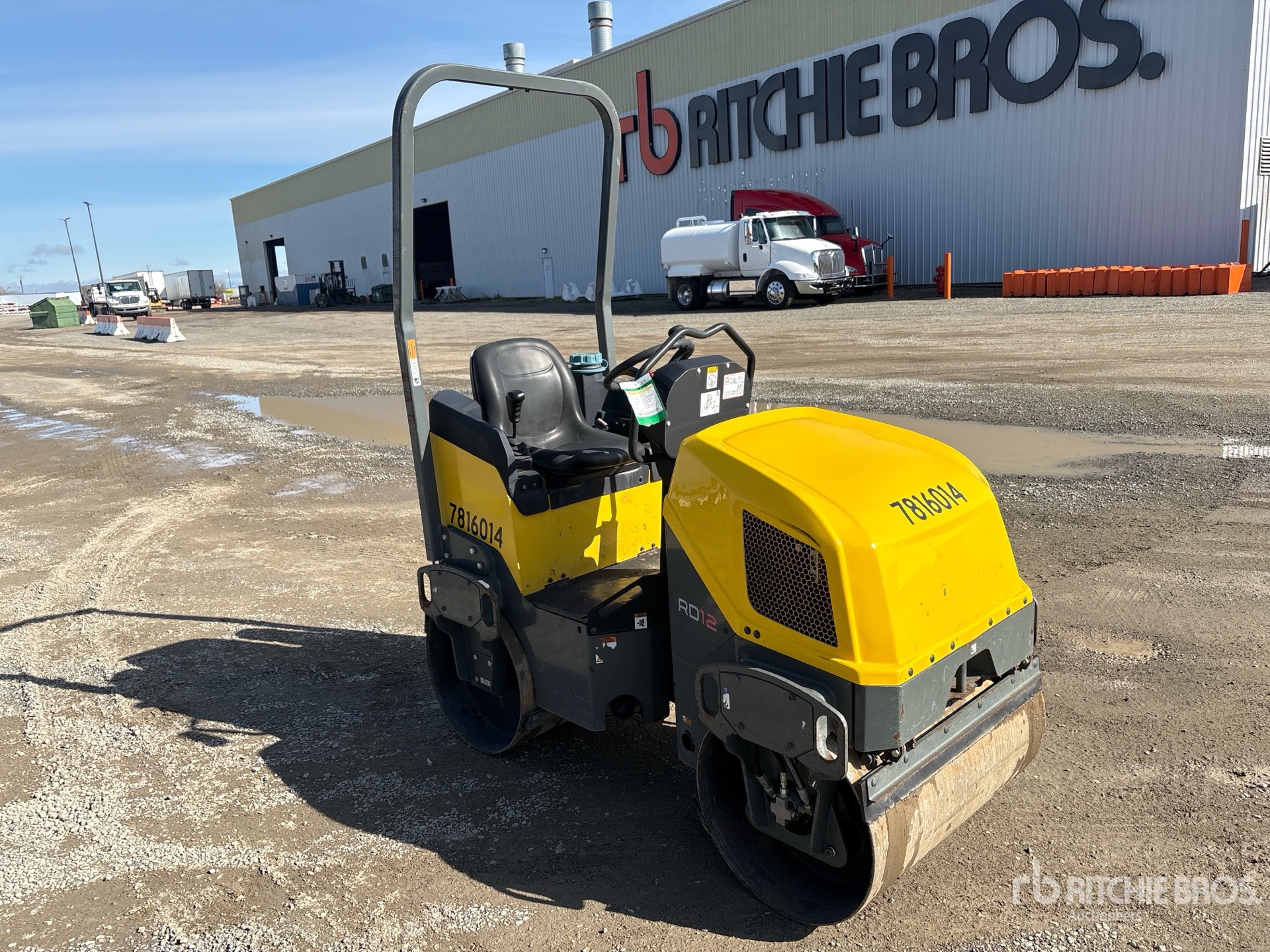 General Appearance with Picture, Right Front Corner