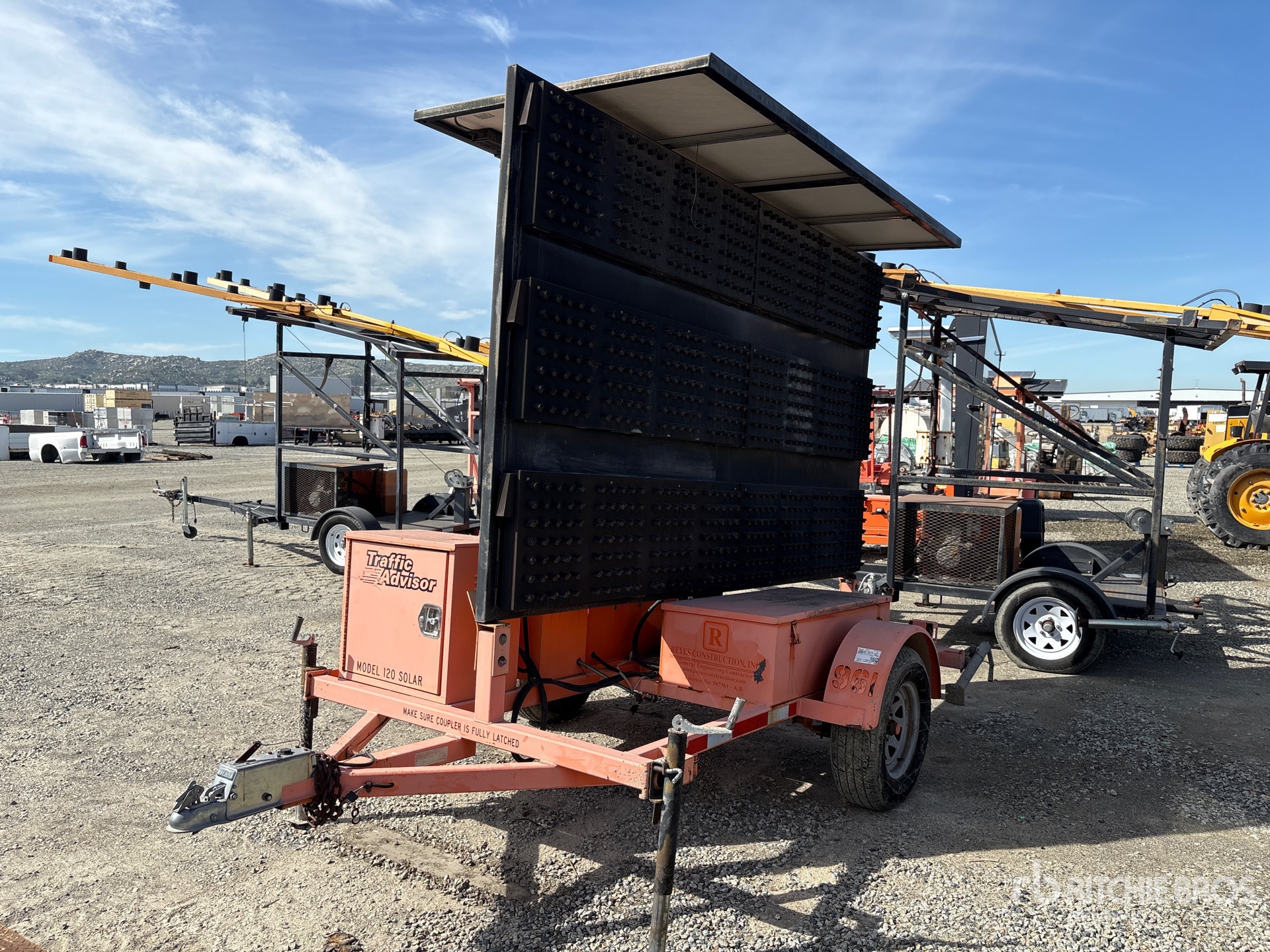 General Appearance with Foto, angolo anteriore sinistro