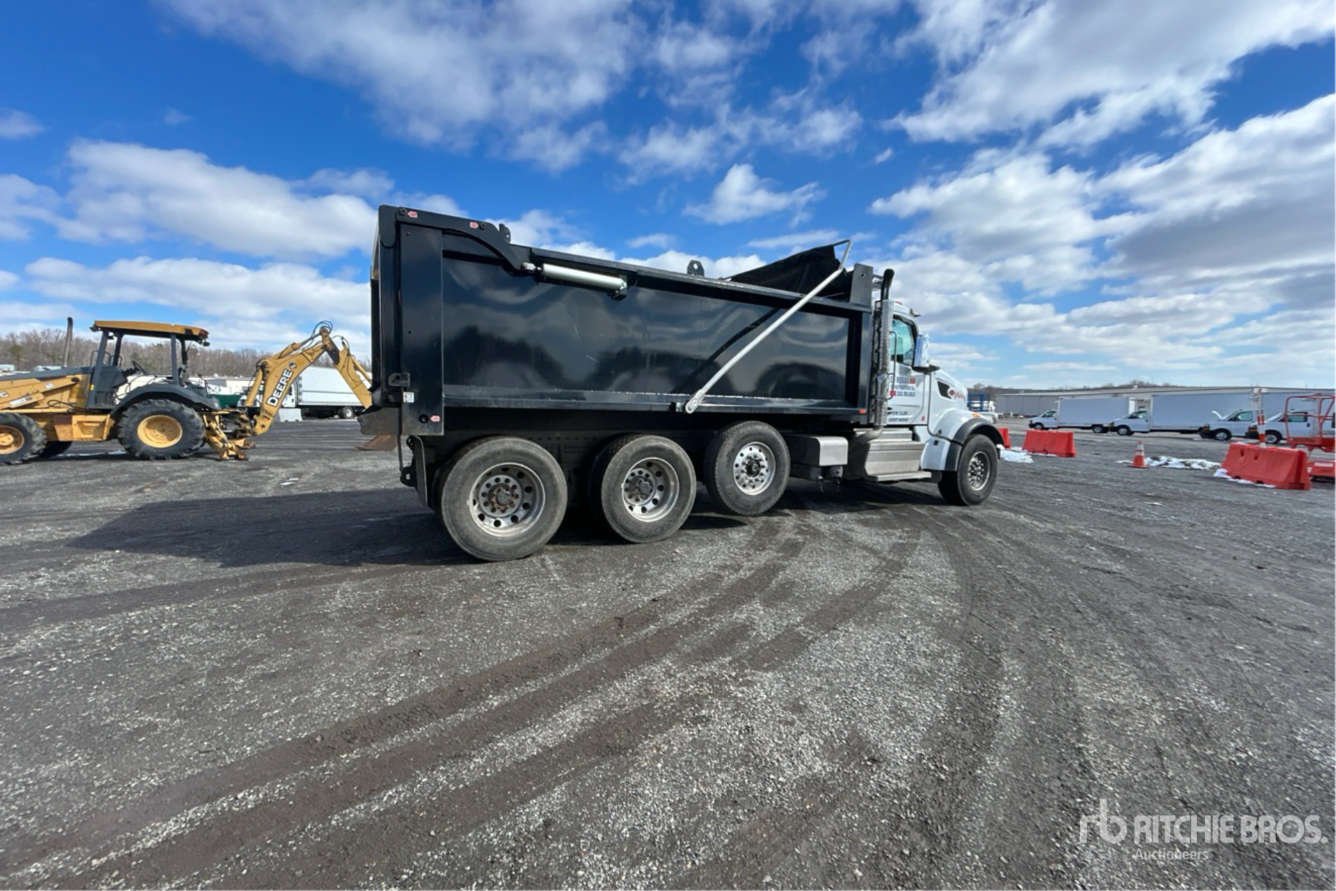 General Appearance with Image, coin arrière droit