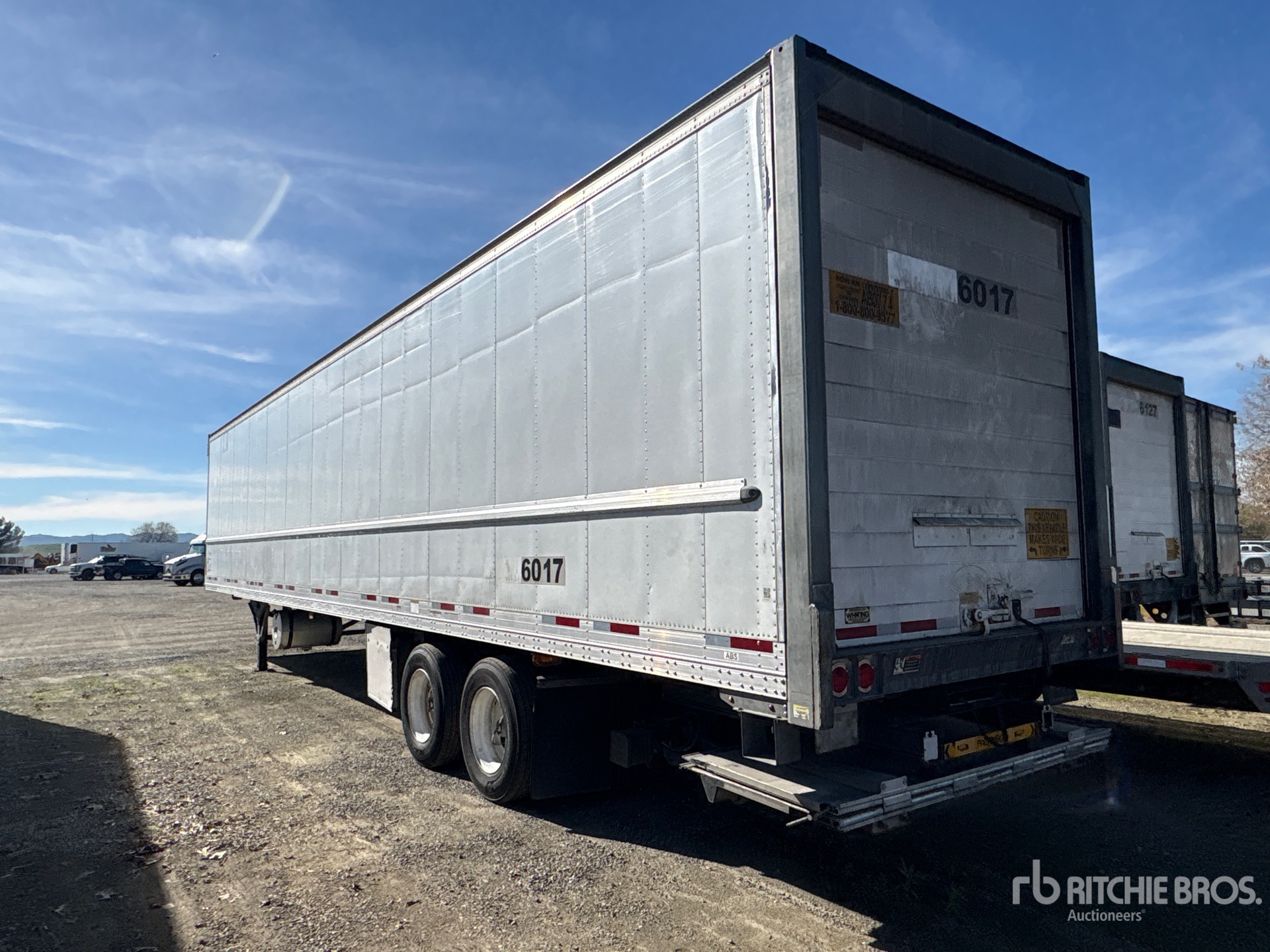 General Appearance with Foto, angolo posteriore sinistro