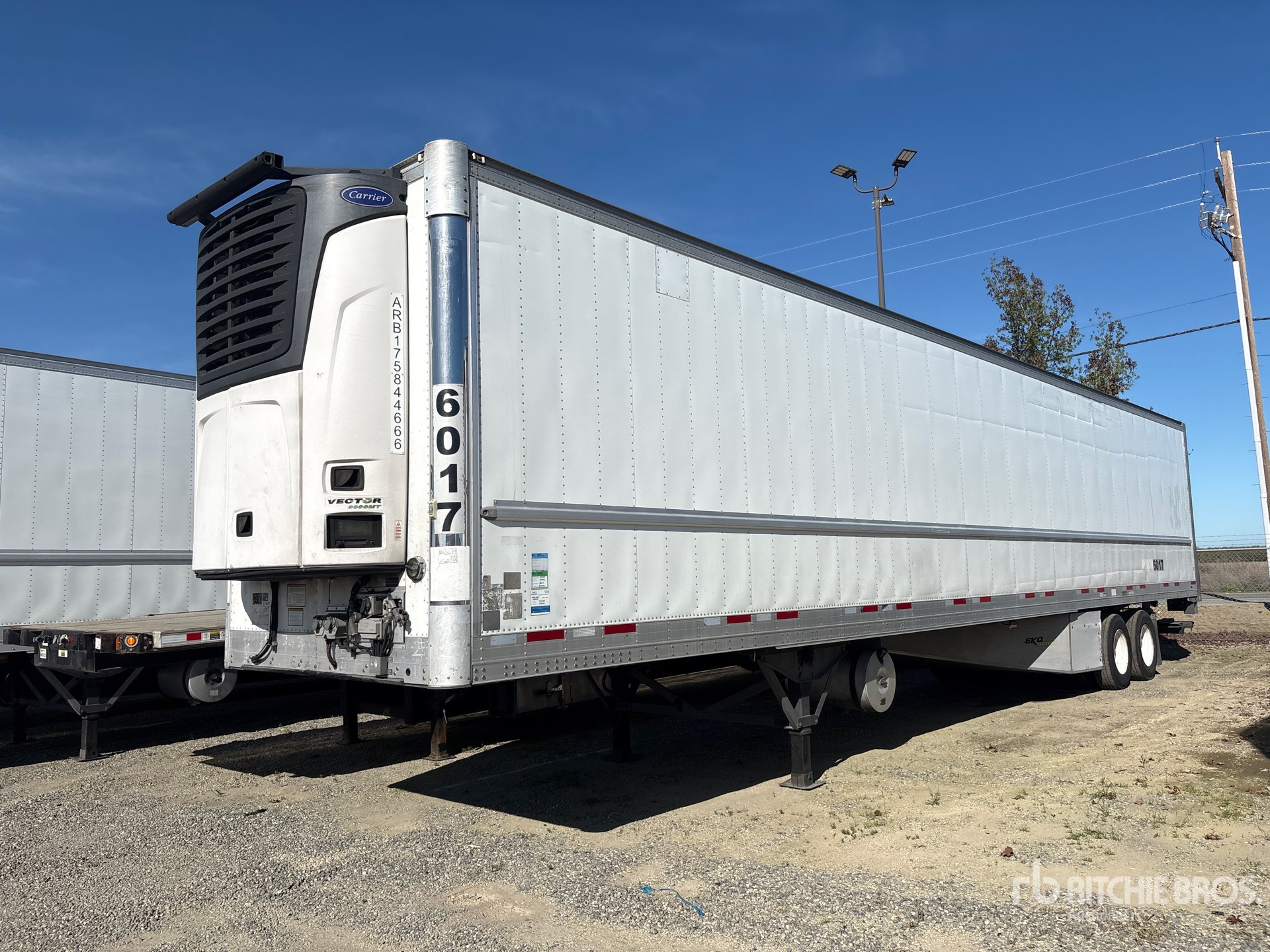 General Appearance with Foto, angolo anteriore sinistro