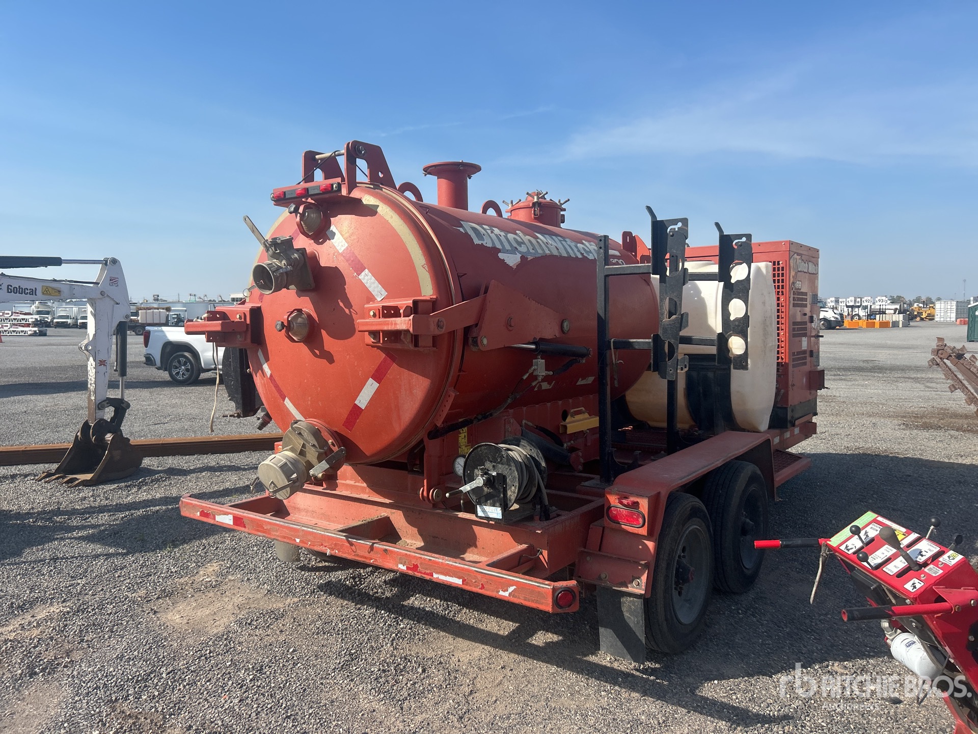 Aspect général with Image, coin arrière droit