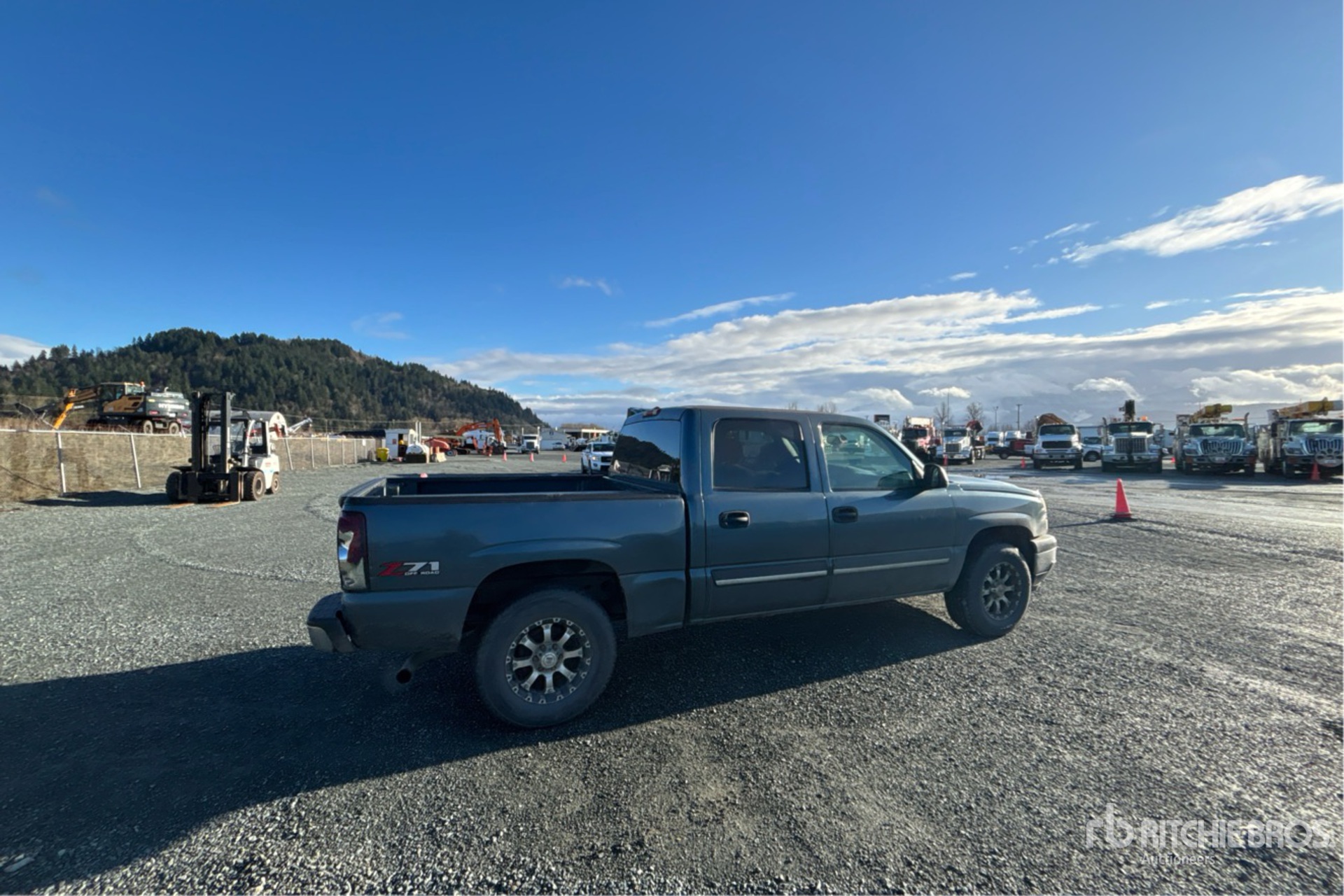 General Appearance with Picture, Right Rear Corner