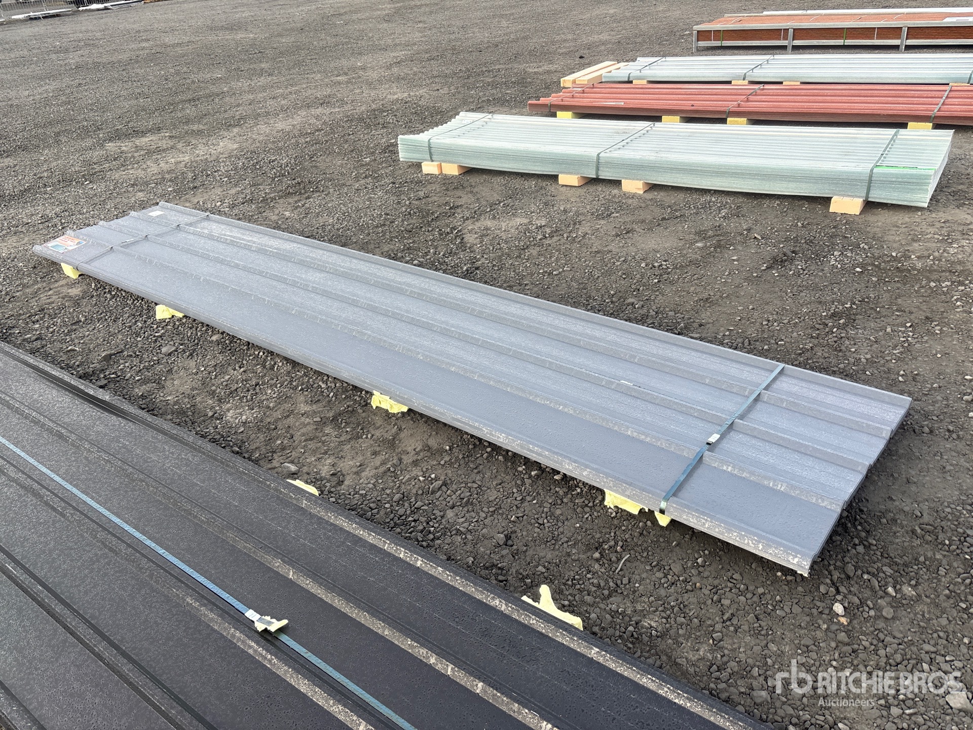 General Appearance with Foto, angolo anteriore sinistro