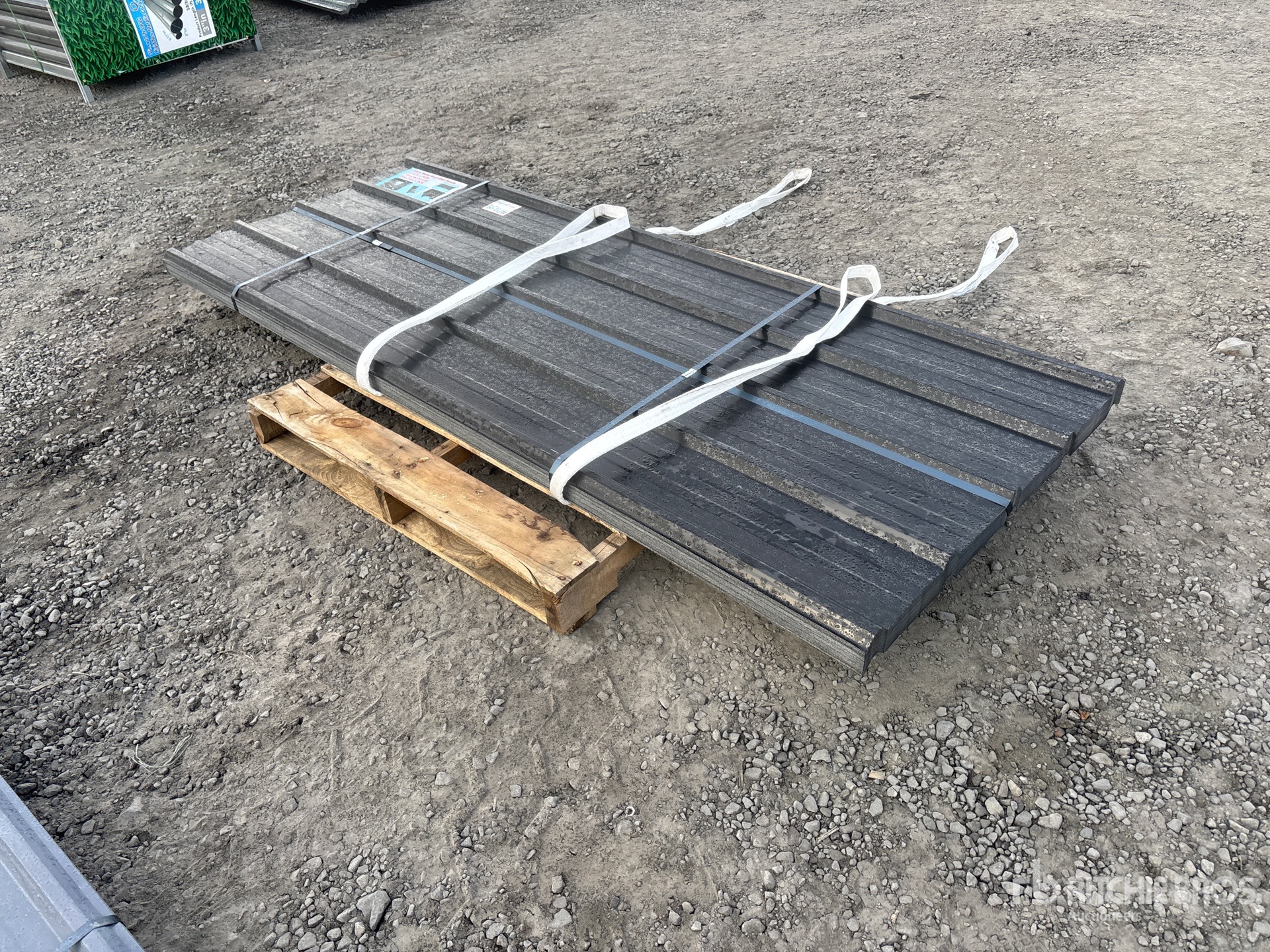 General Appearance with Foto, angolo anteriore sinistro