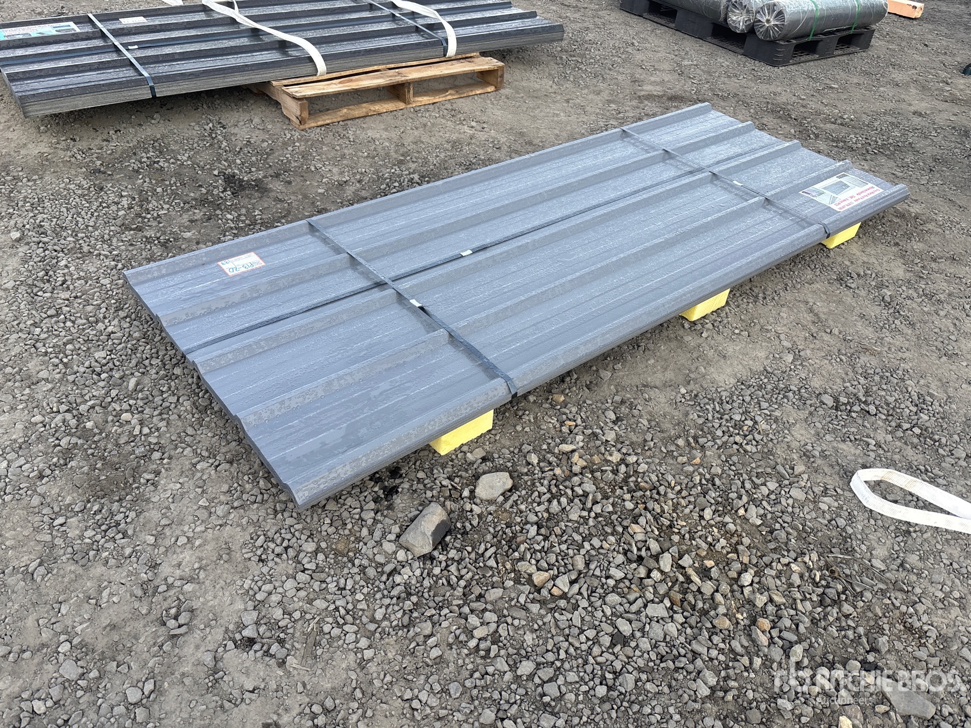 General Appearance with Foto, angolo posteriore sinistro