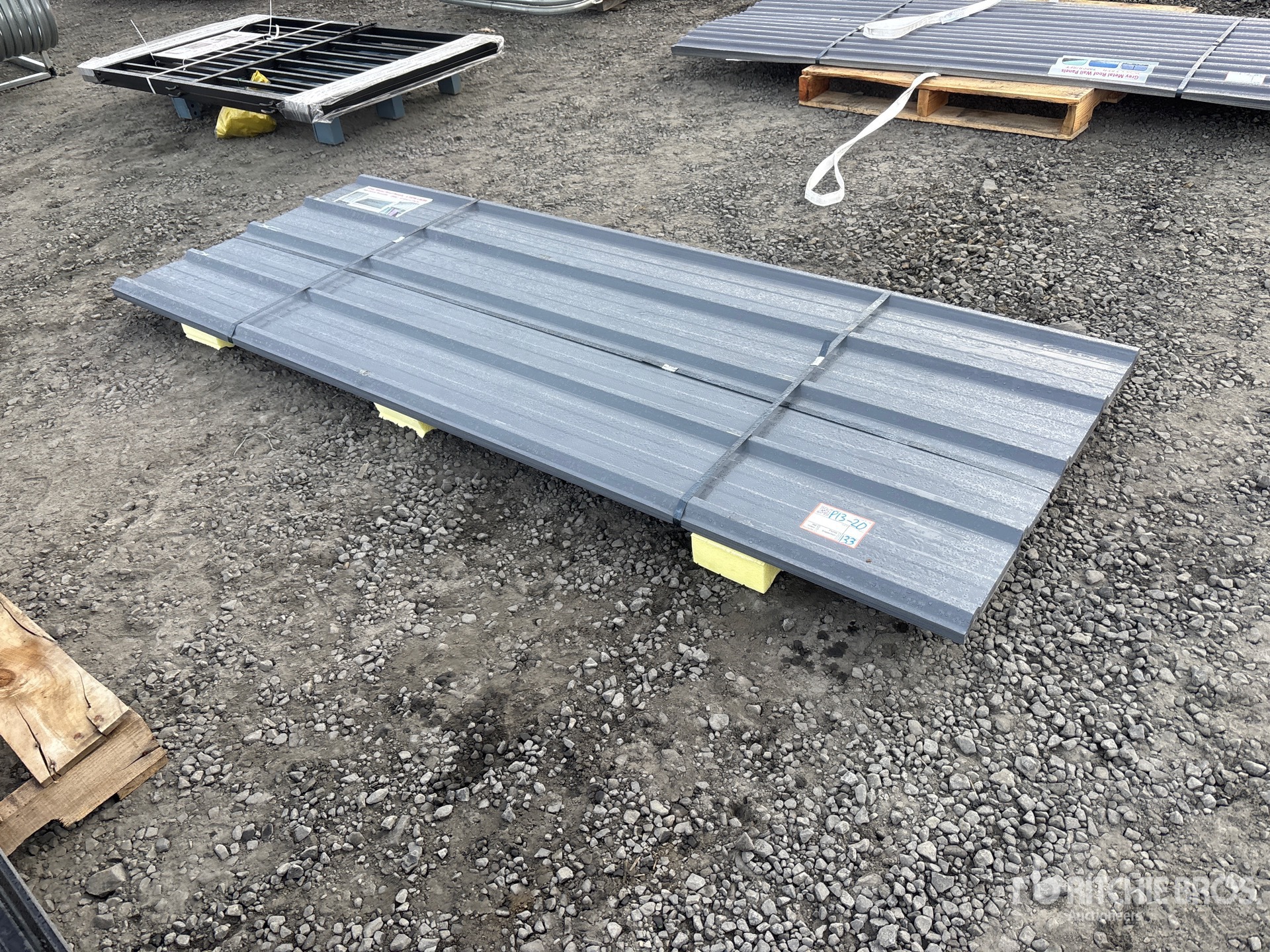 General Appearance with Foto, angolo anteriore sinistro