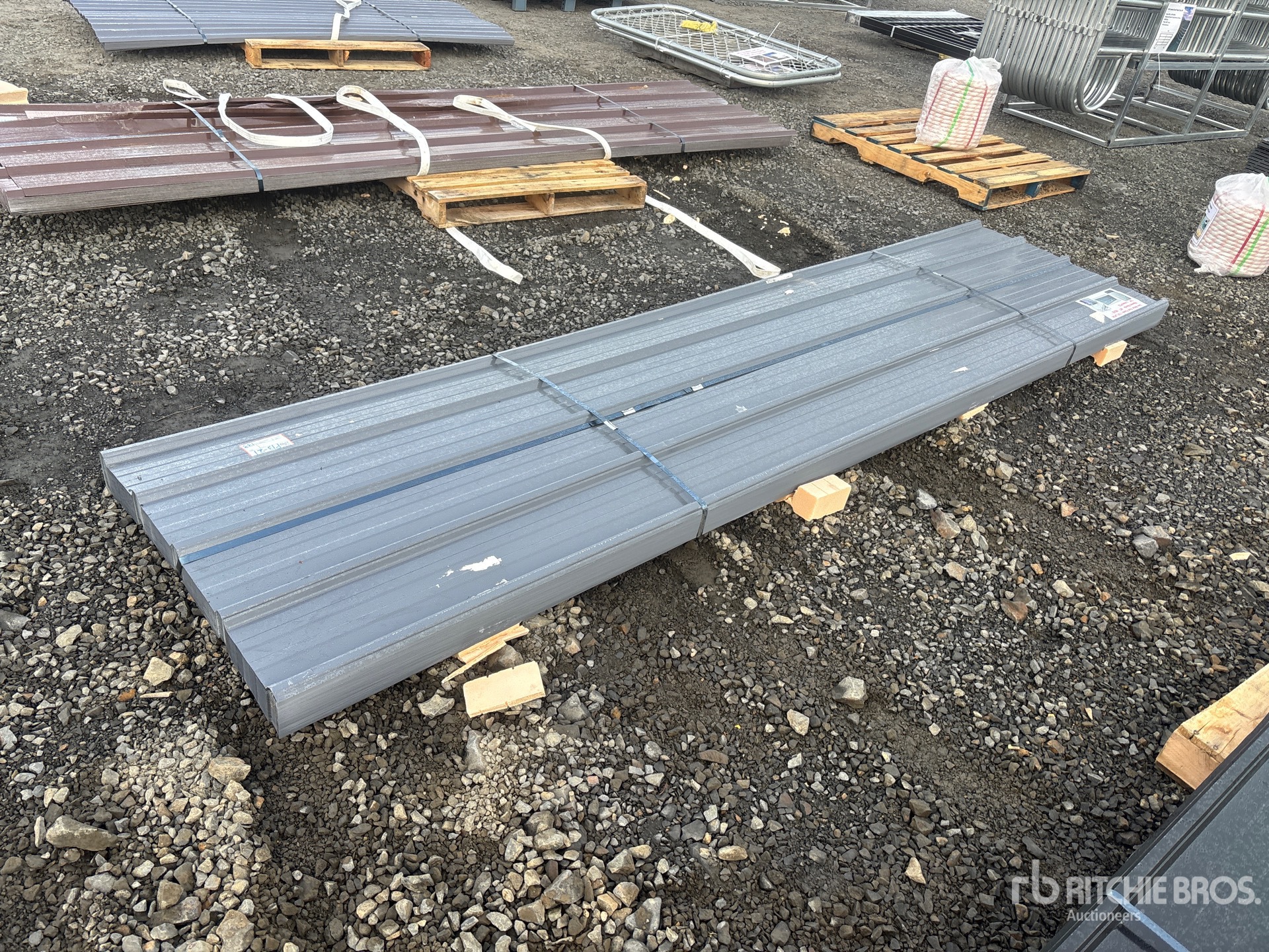 General Appearance with Foto, angolo posteriore sinistro