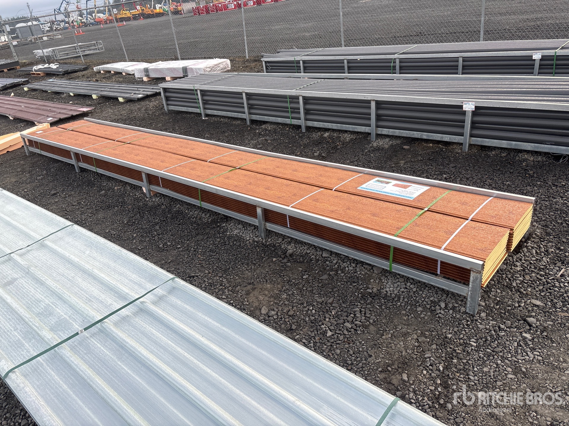 General Appearance with Foto, angolo anteriore sinistro