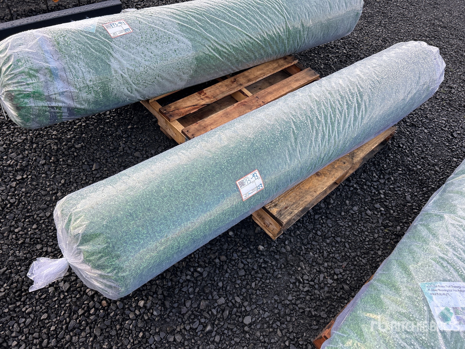 Aspect général with Image, coin arrière droit