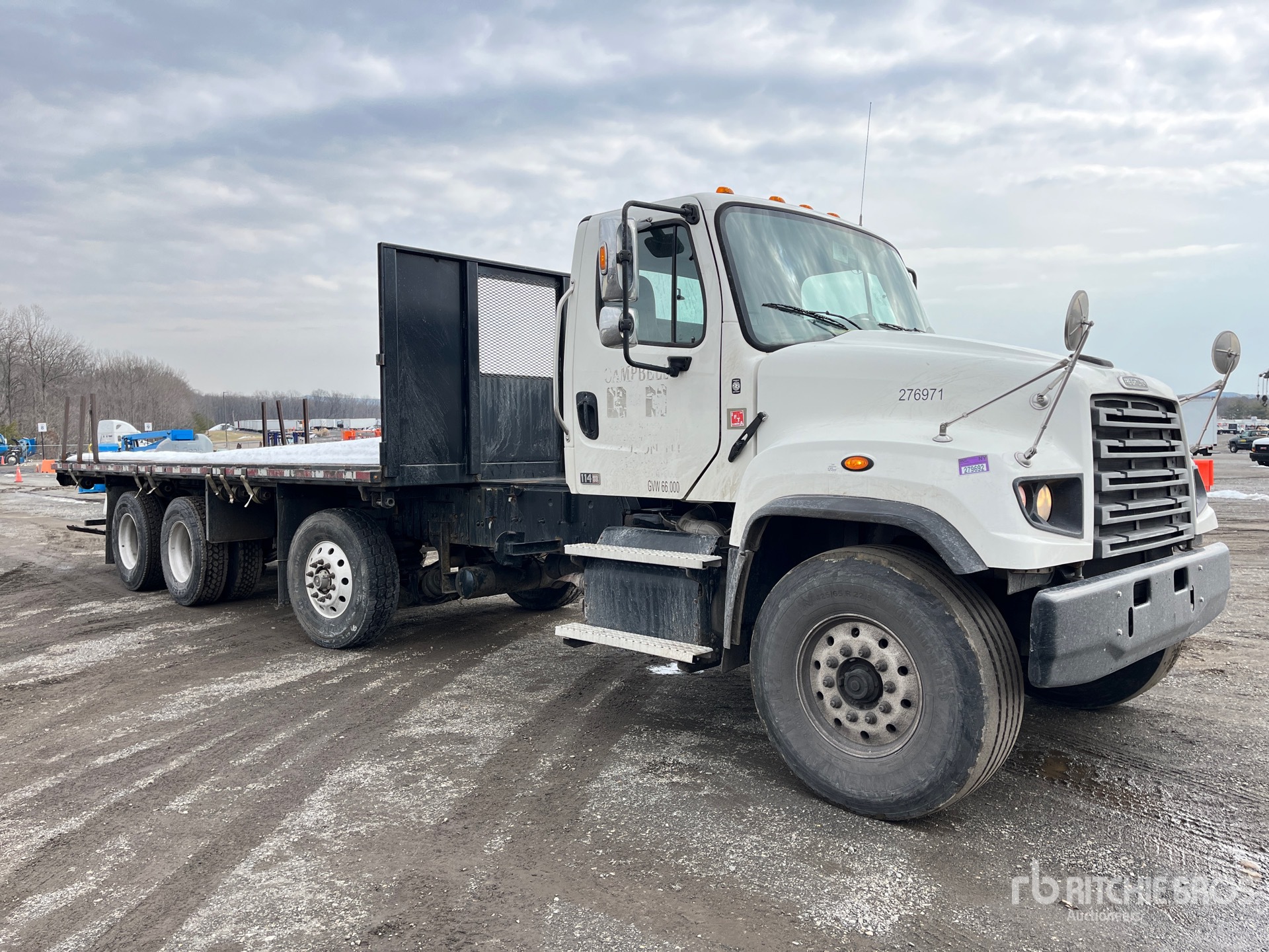 General Appearance with Bild, Ecke vorne rechts