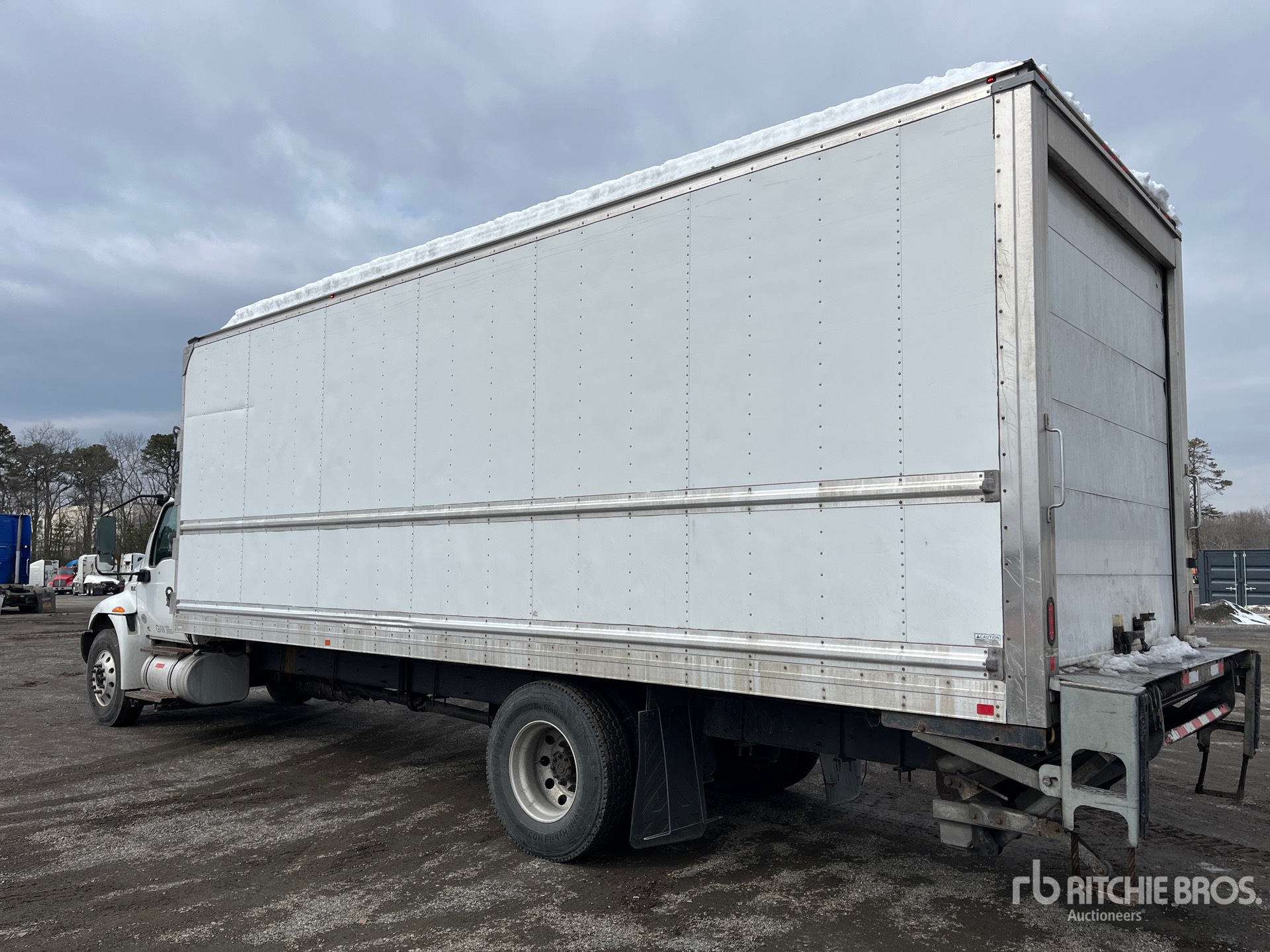 General Appearance with Bild, Ecke hinten links