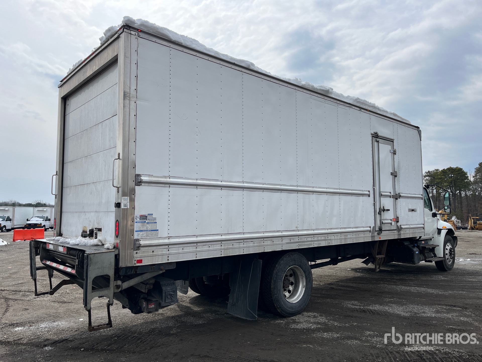 General Appearance with Bild, Ecke hinten rechts