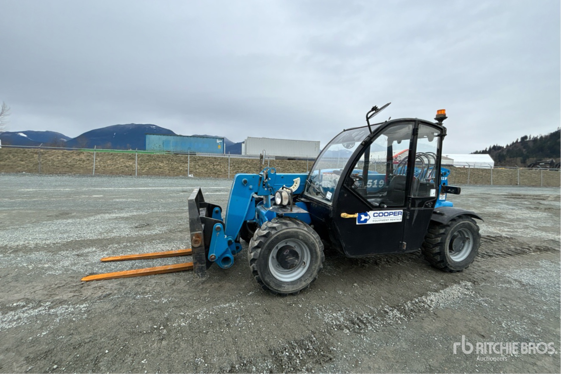 General Appearance with Foto, angolo anteriore sinistro