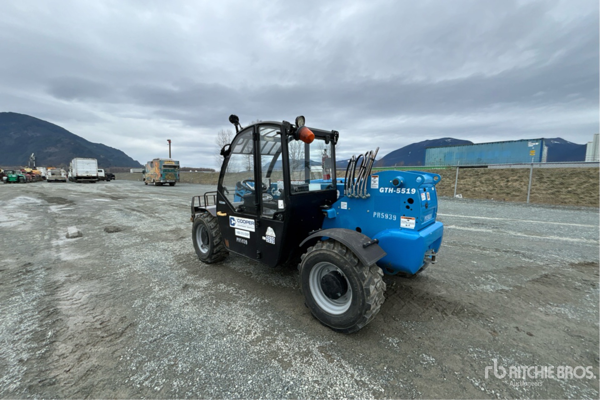 General Appearance with Foto, angolo posteriore sinistro