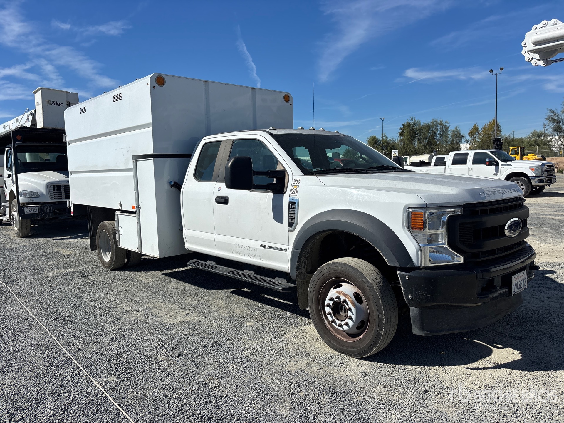 General Appearance with Image, coin avant droit