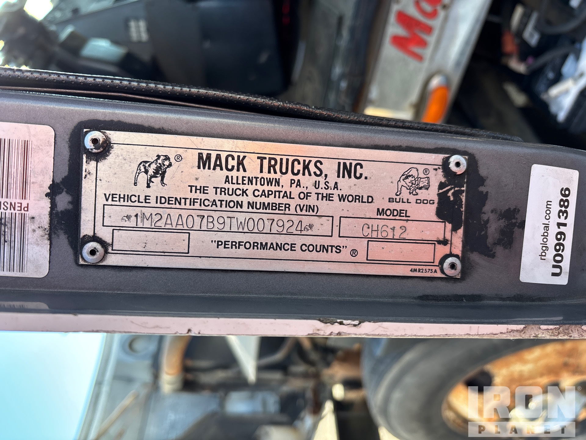 General Appearance with Seriennummer / FIN