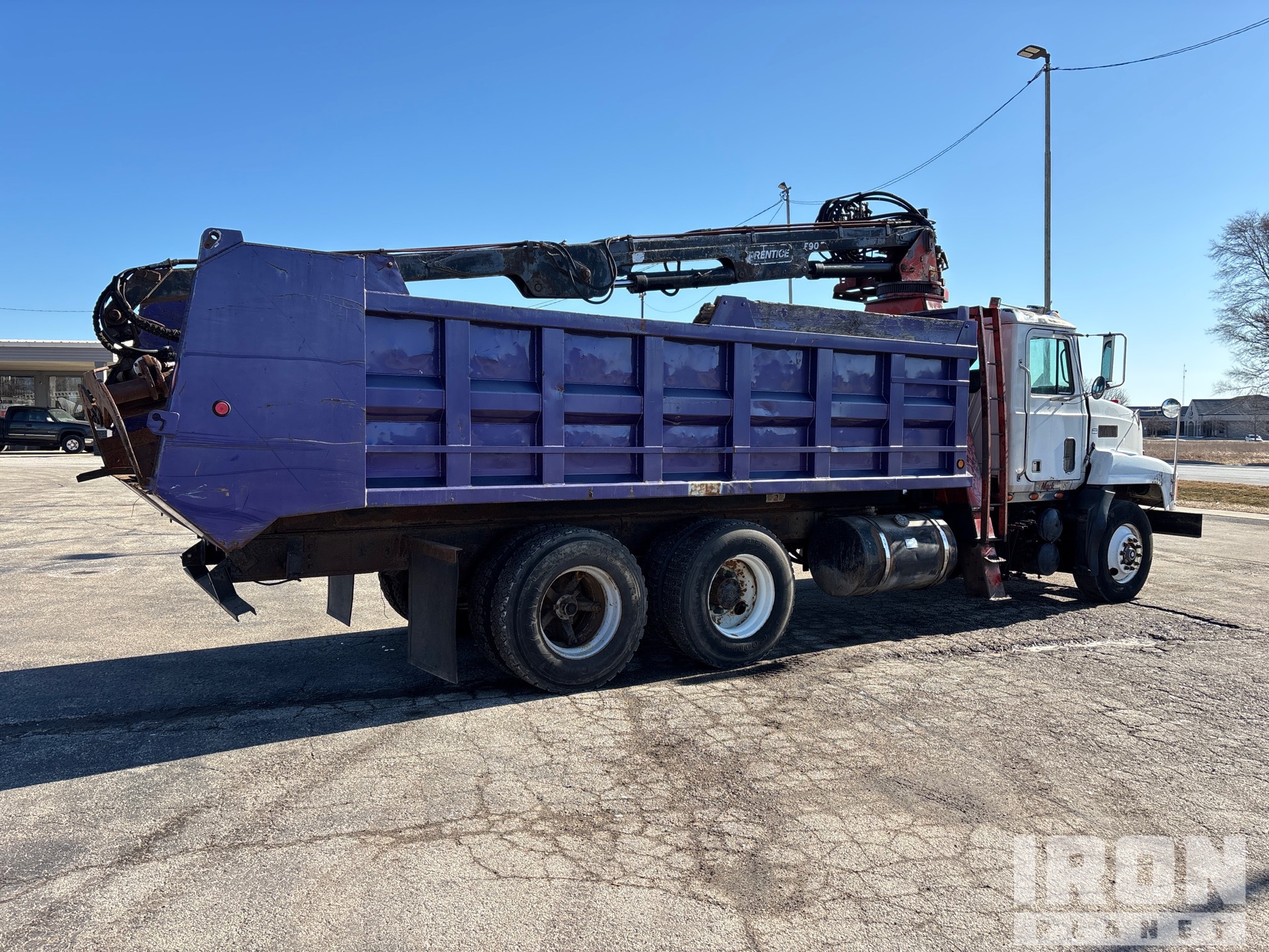 General Appearance with Bild, Ecke hinten rechts