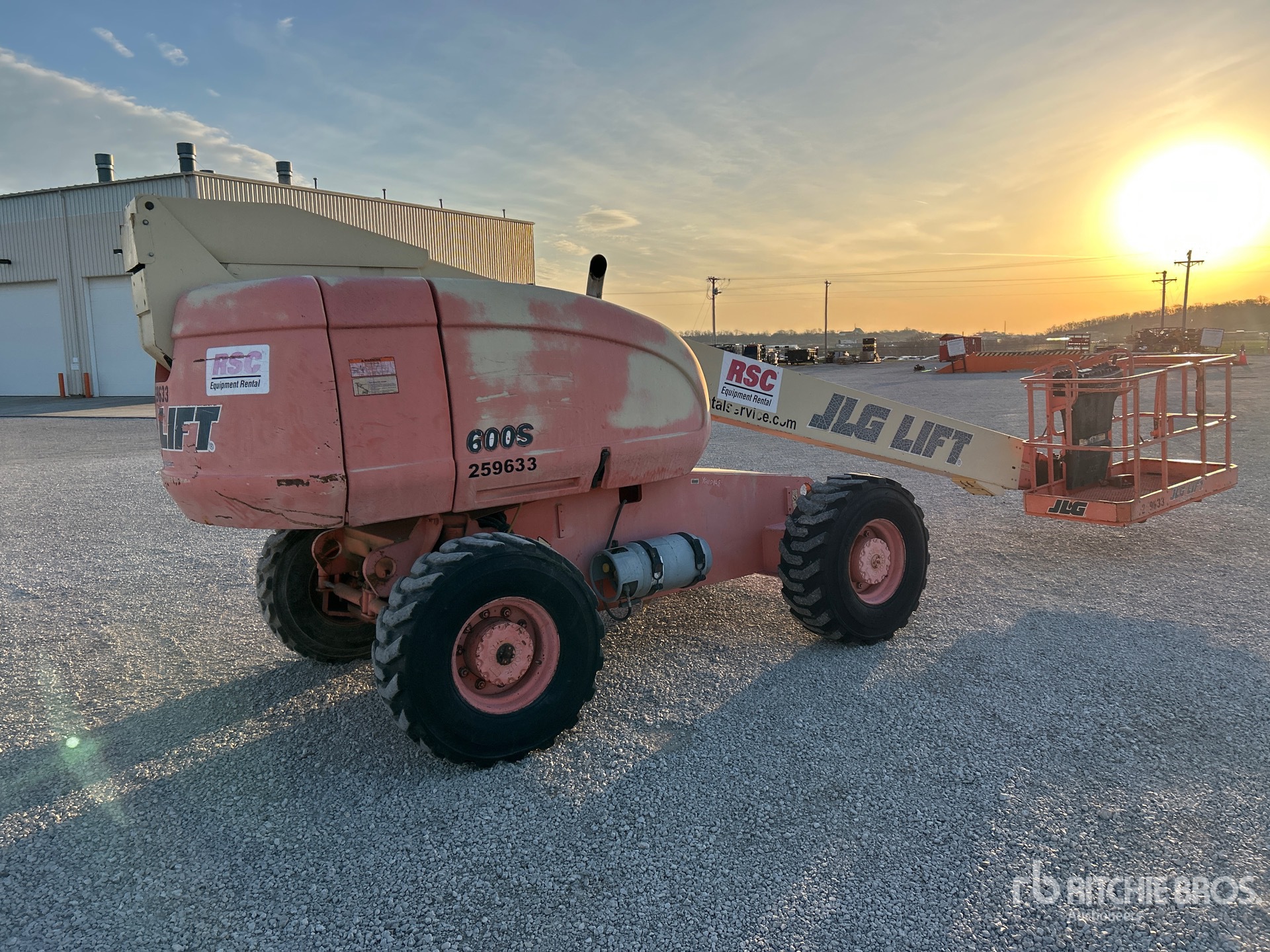 General Appearance with Imagen: esquina trasera derecha