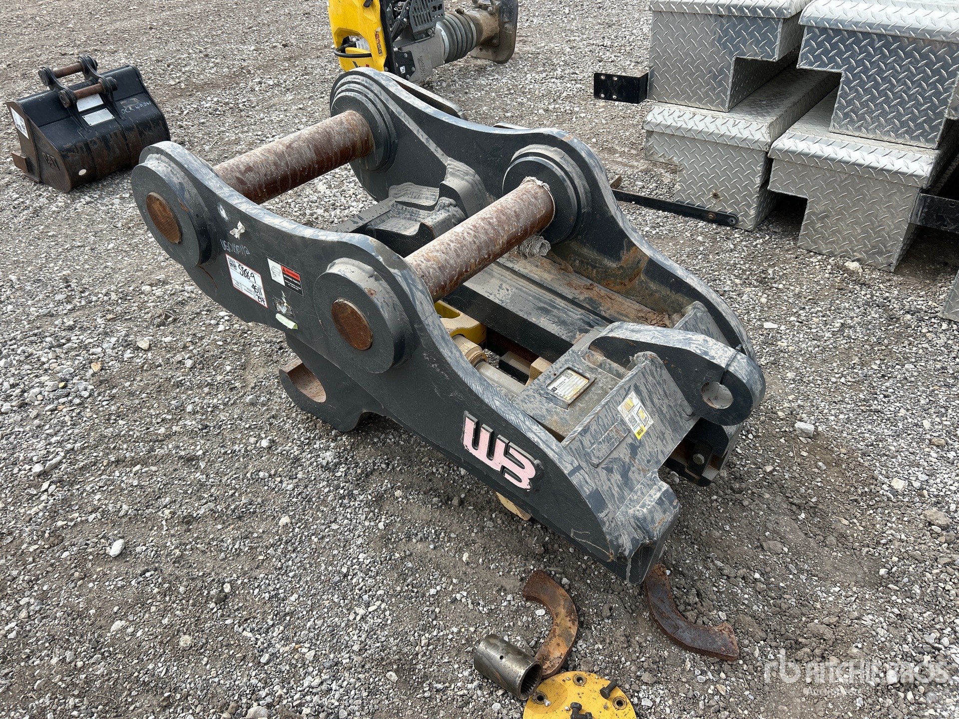 Aspect général with Image, coin arrière gauche