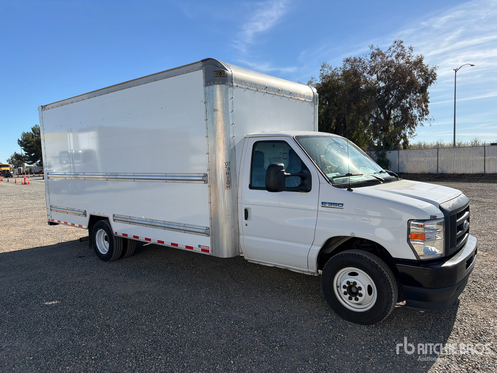 General Appearance with Foto, angolo anteriore destro