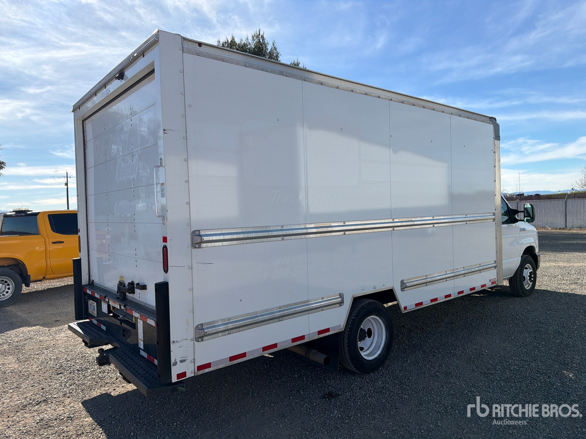 General Appearance with Foto, angolo anteriore sinistro