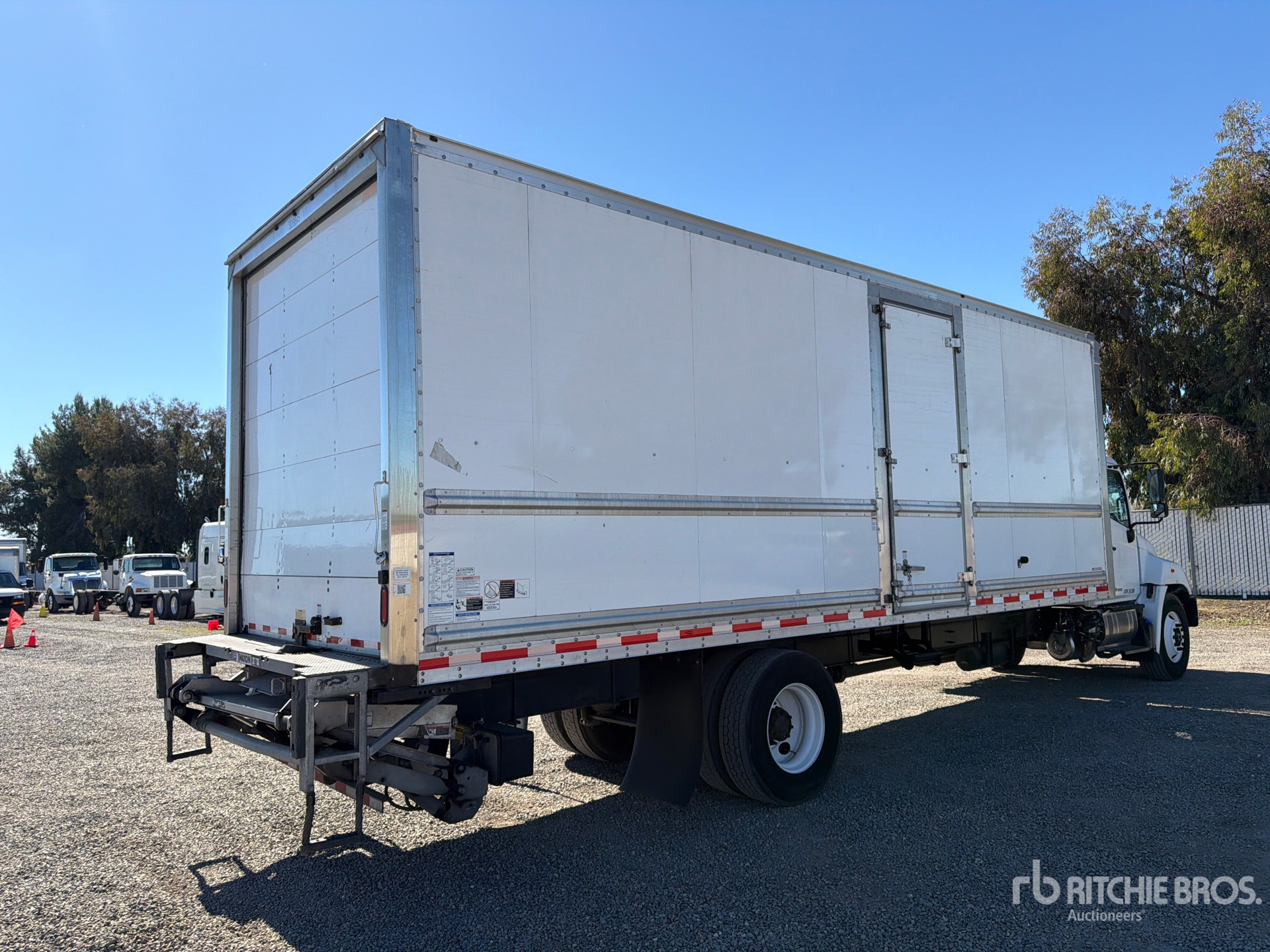 General Appearance with Imagen: esquina trasera derecha