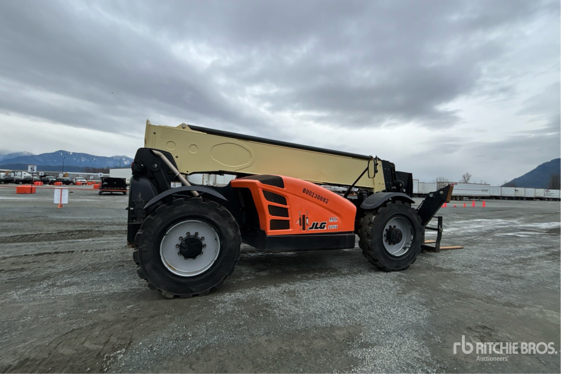 General Appearance with Foto, angolo anteriore sinistro