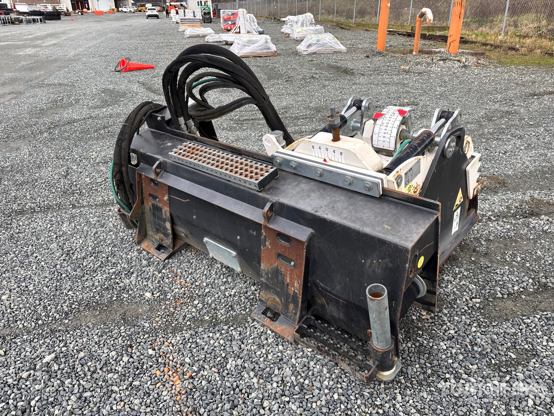 General Appearance with Foto, angolo anteriore sinistro