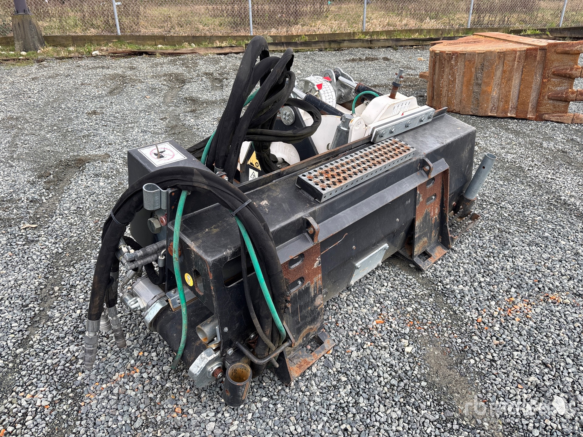 General Appearance with Foto, angolo posteriore sinistro