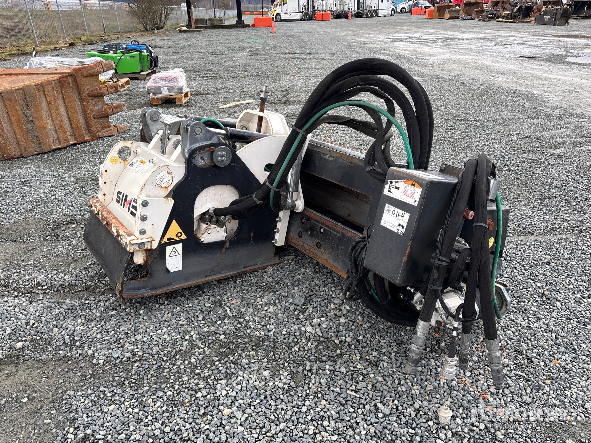 General Appearance with Foto, angolo anteriore sinistro