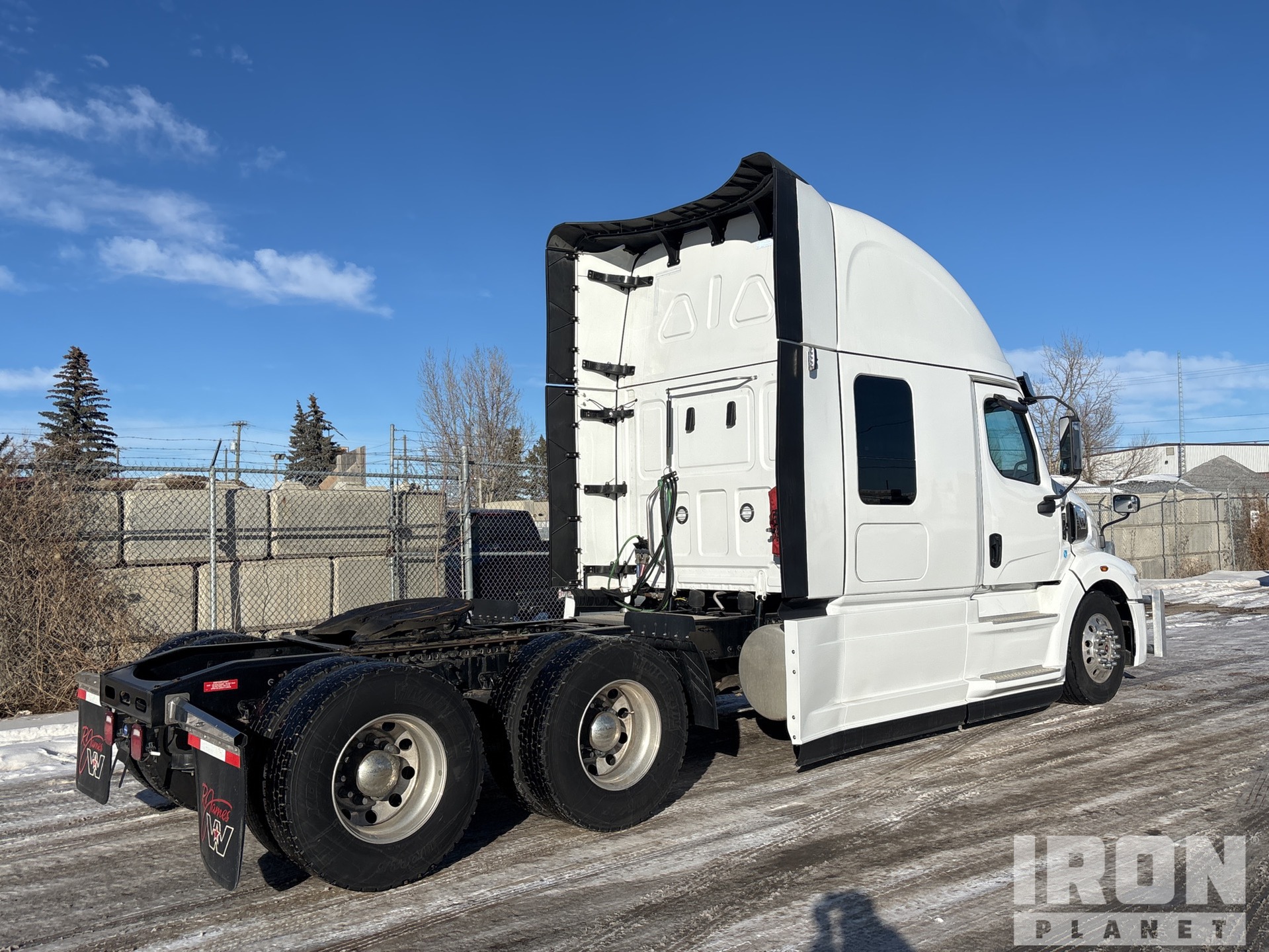 General Appearance with Imagen: esquina trasera derecha