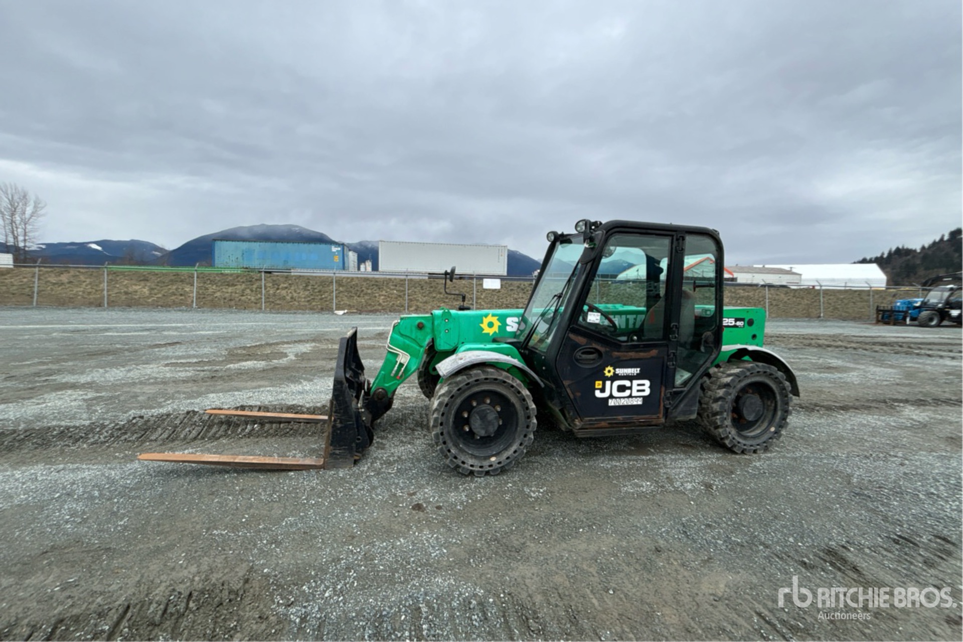 General Appearance with Foto, angolo anteriore sinistro