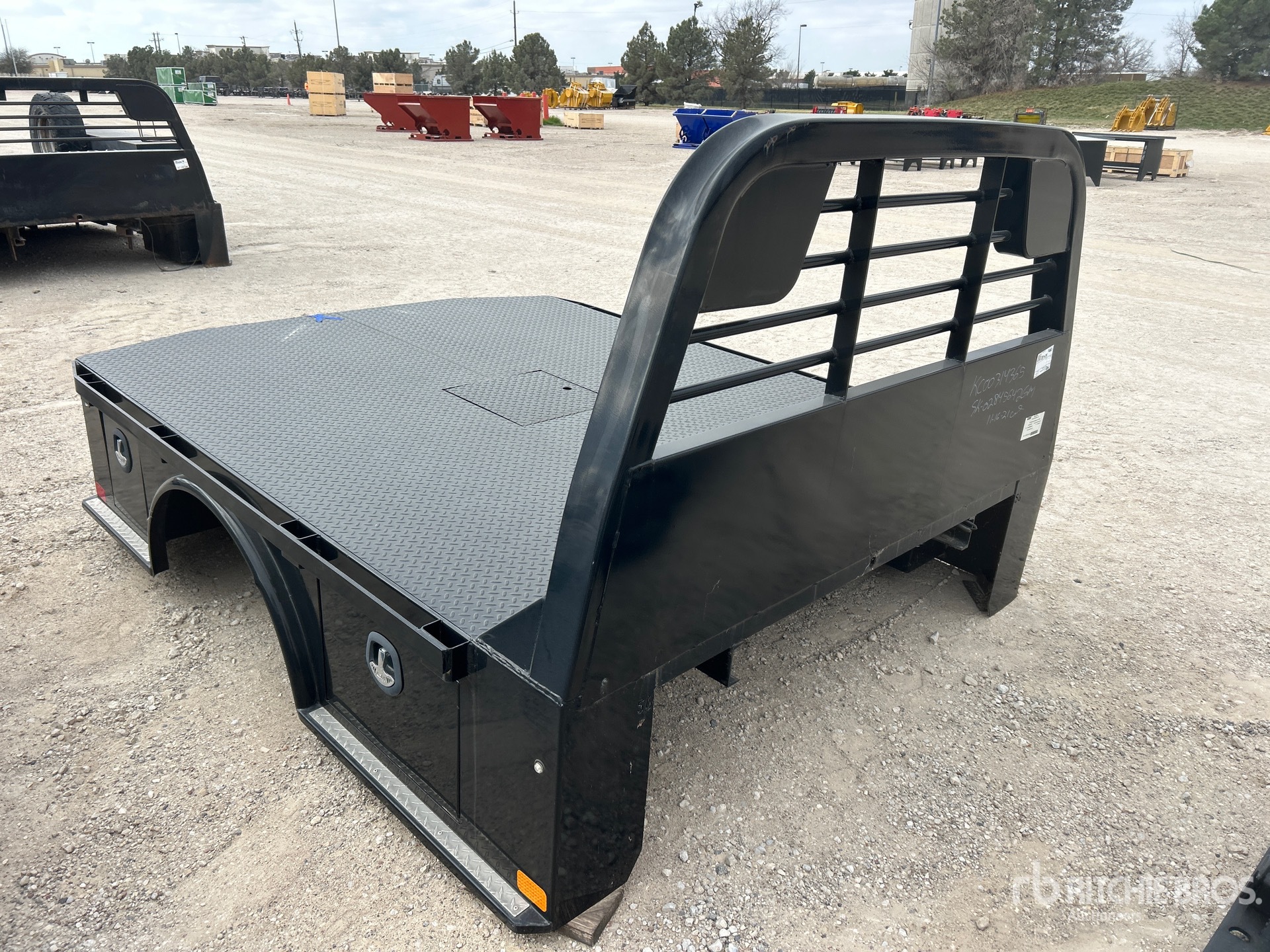 General Appearance with Bild, Ecke vorne rechts