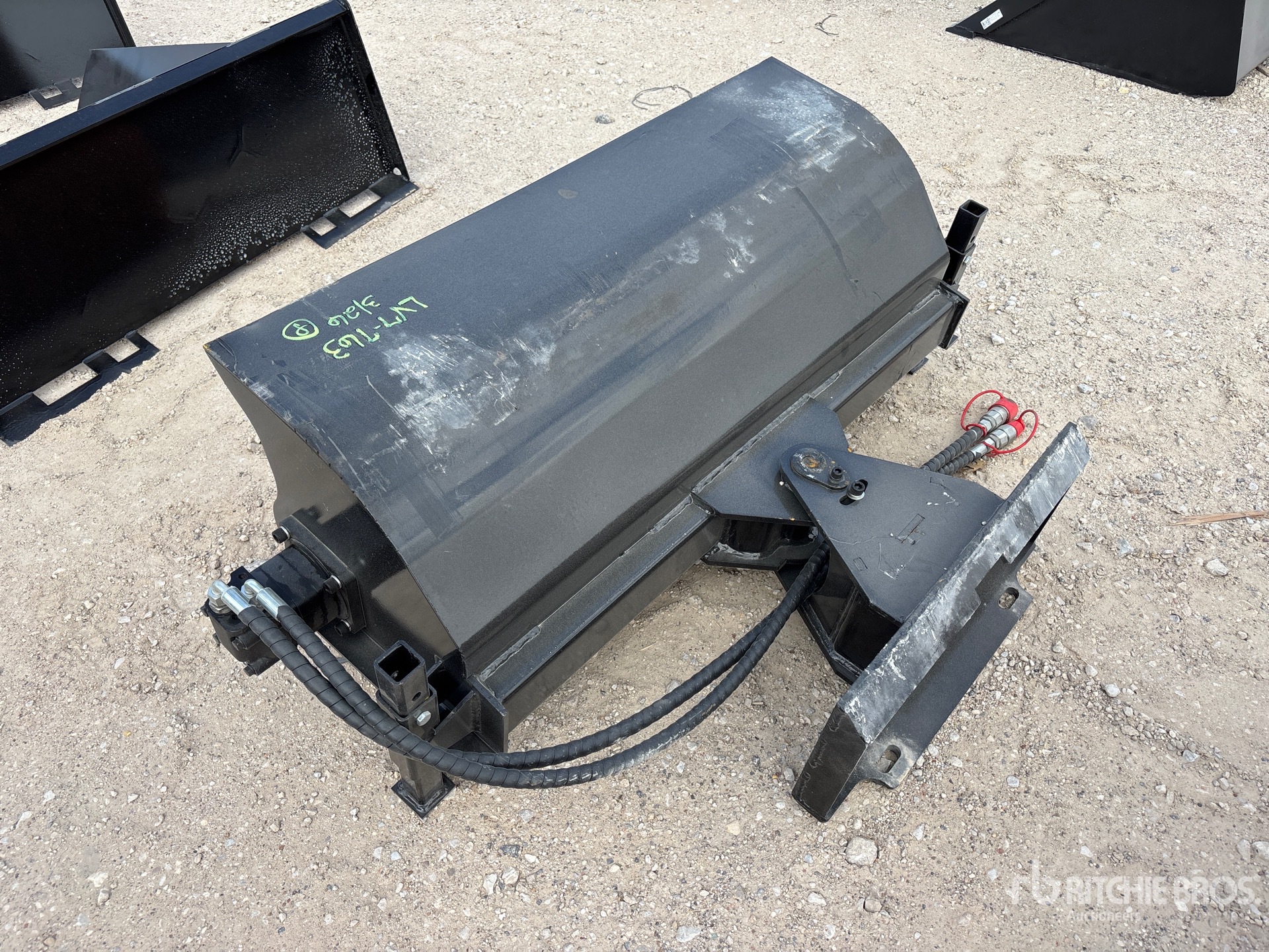 General Appearance with Foto, angolo posteriore sinistro