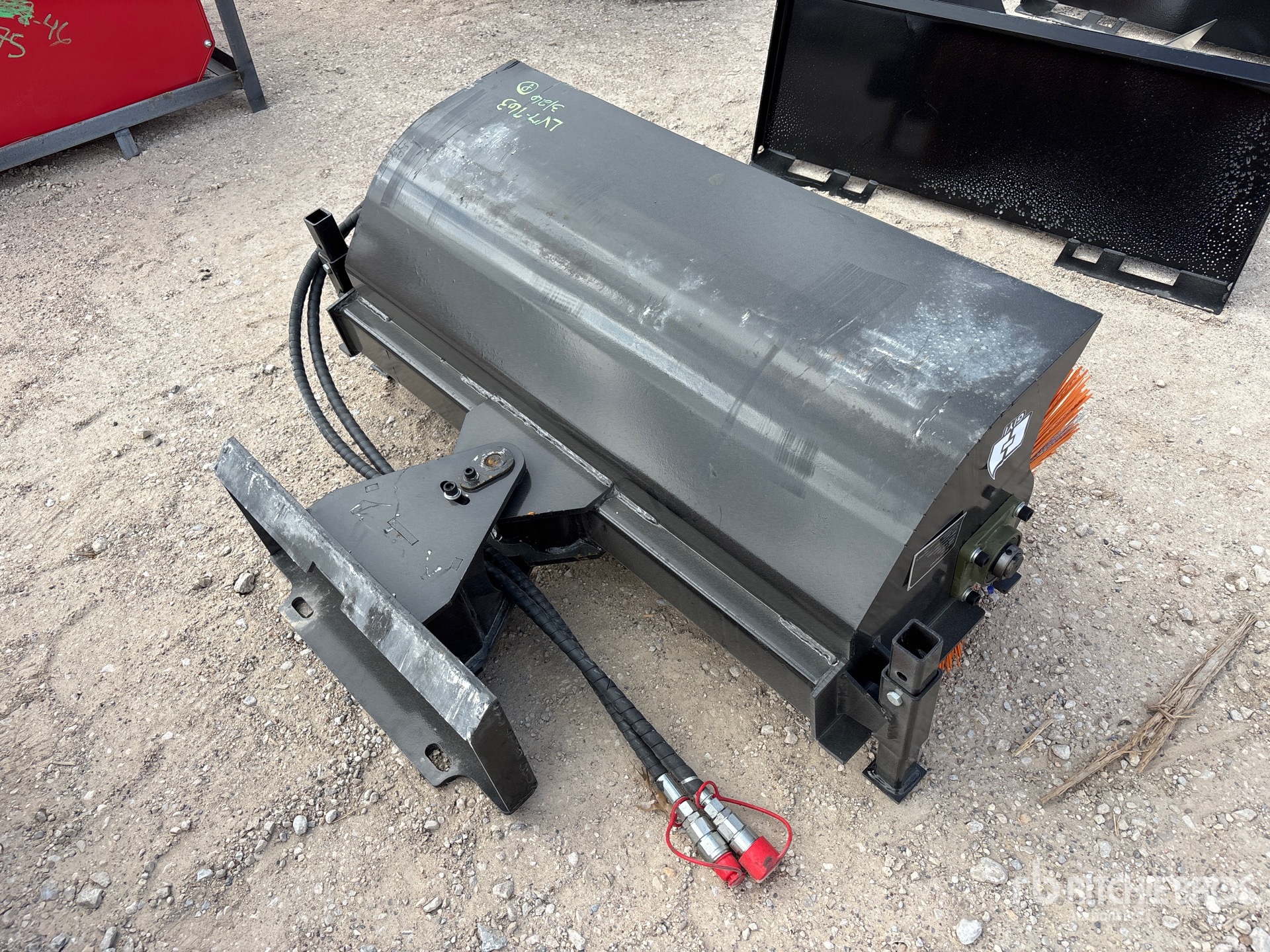 General Appearance with Foto, angolo anteriore sinistro