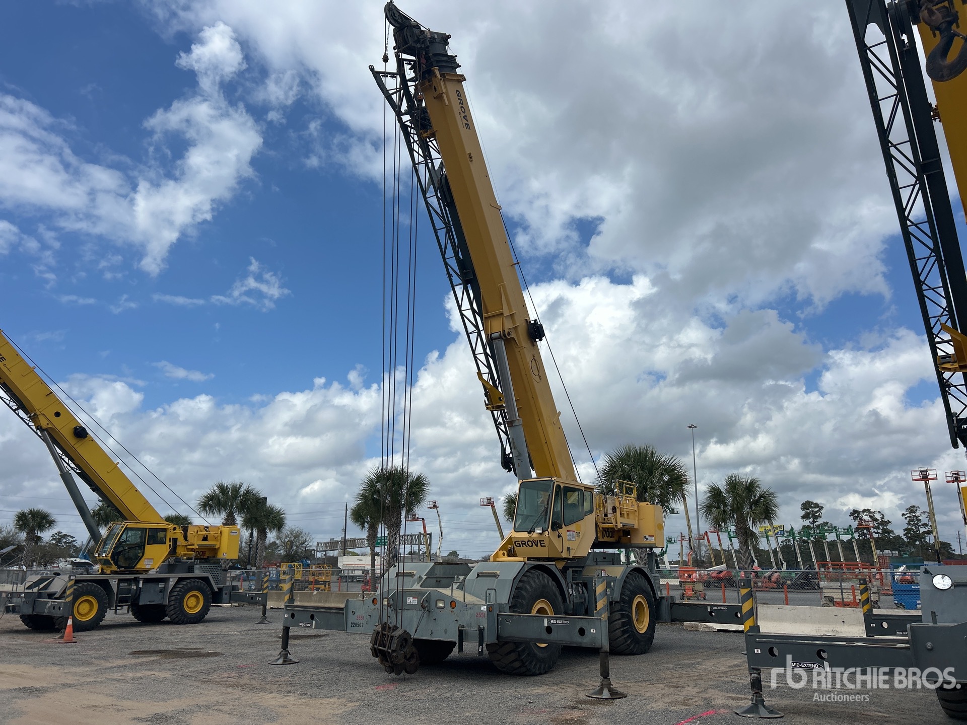 General Appearance with Foto, angolo anteriore sinistro