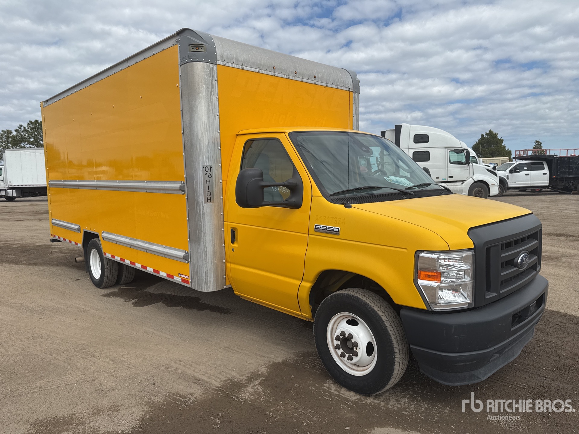 General Appearance with Foto, angolo anteriore destro