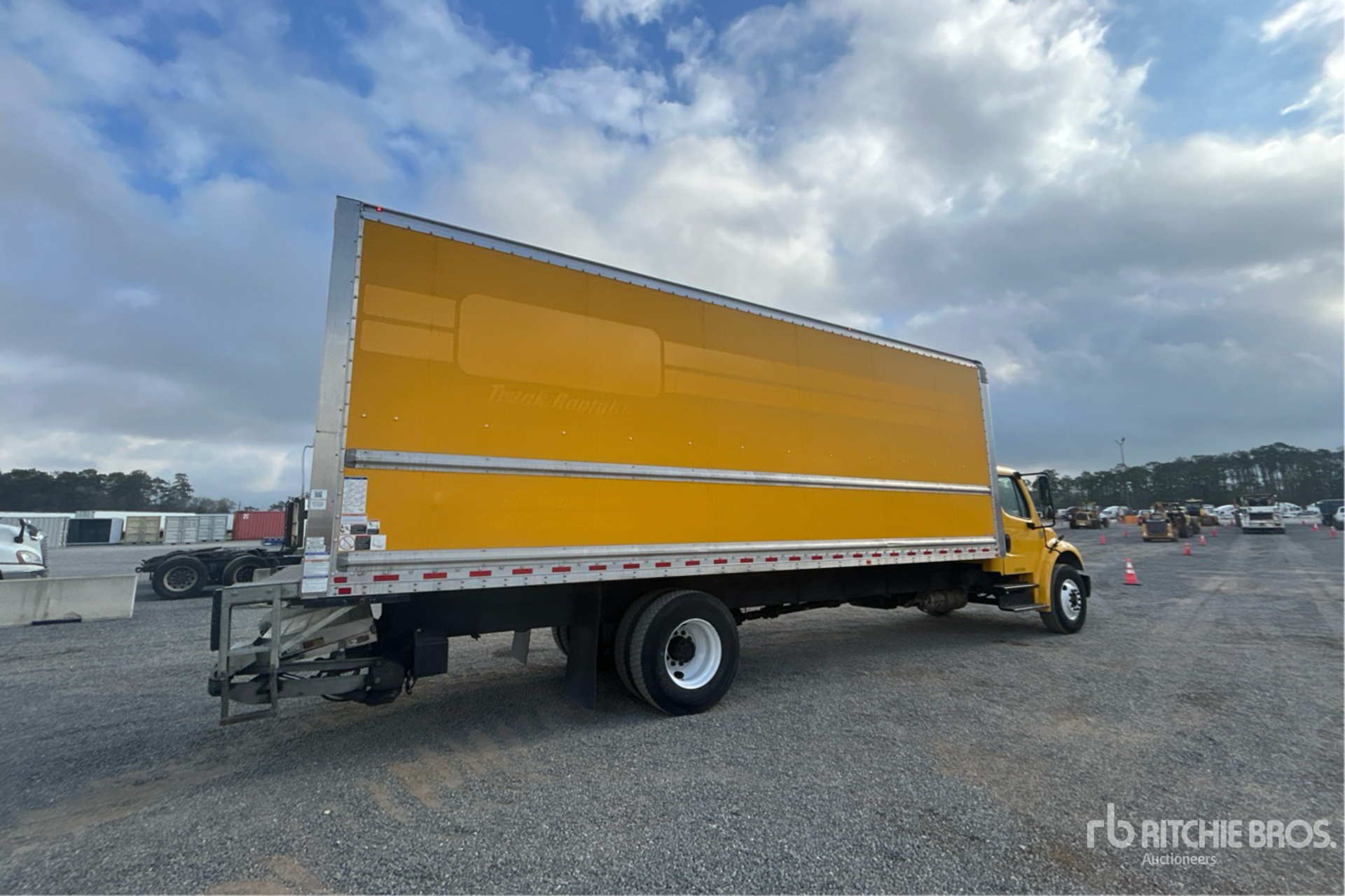 General Appearance with Foto, angolo anteriore sinistro