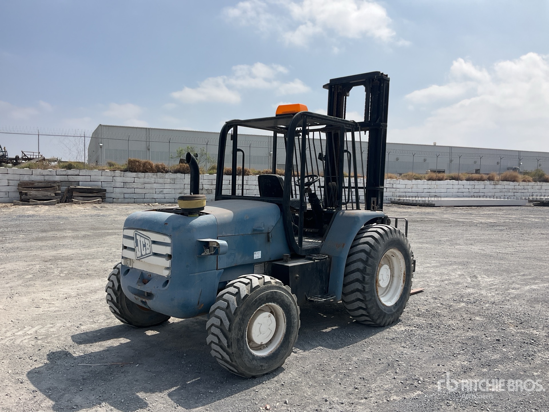 General Appearance with Bild, Ecke hinten rechts