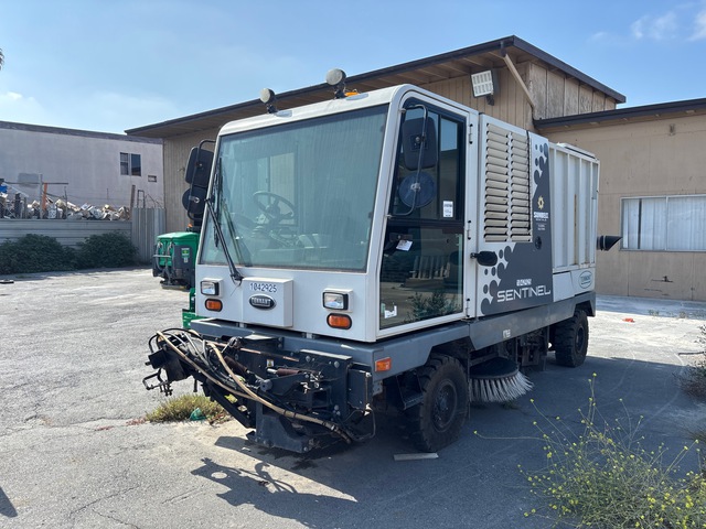 2017 Tennant Sentinel Sweeper Truck