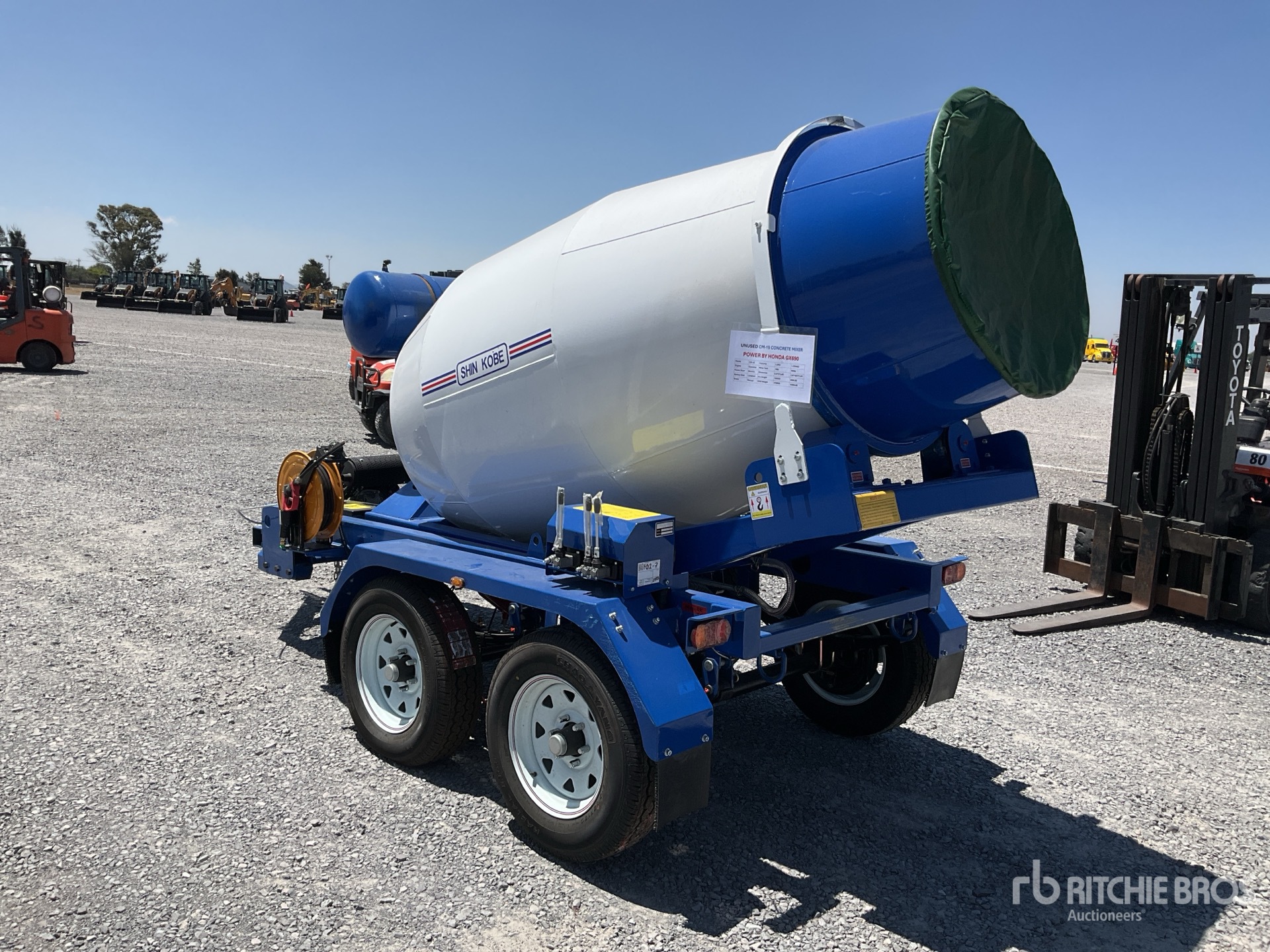 General Appearance with Foto, angolo posteriore sinistro