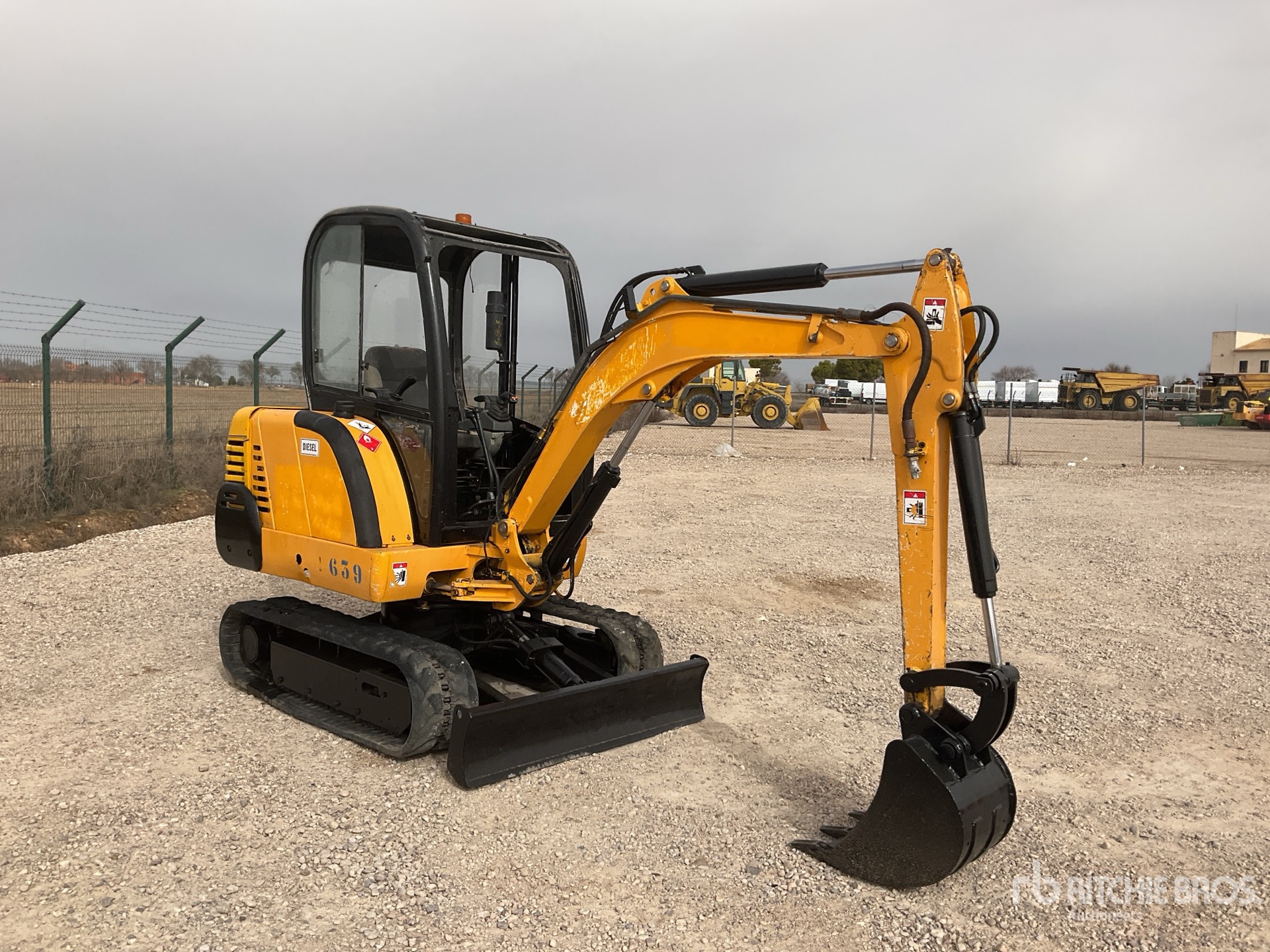 General Appearance with Picture, Right Front Corner