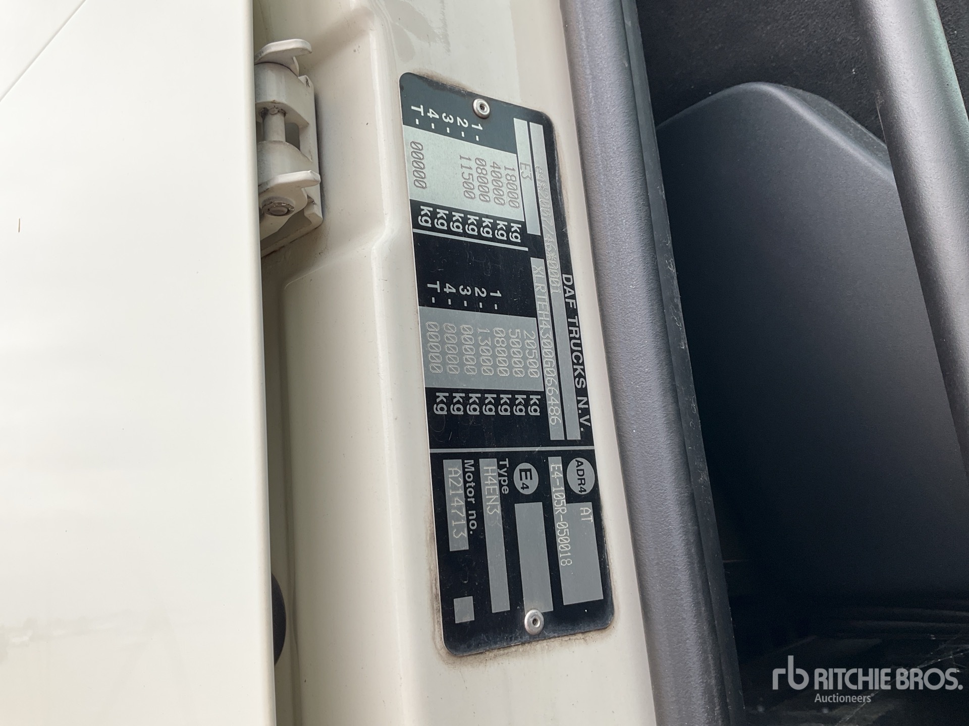 General Appearance with Numéro de série/Numéro d'identification du véhicule automobile