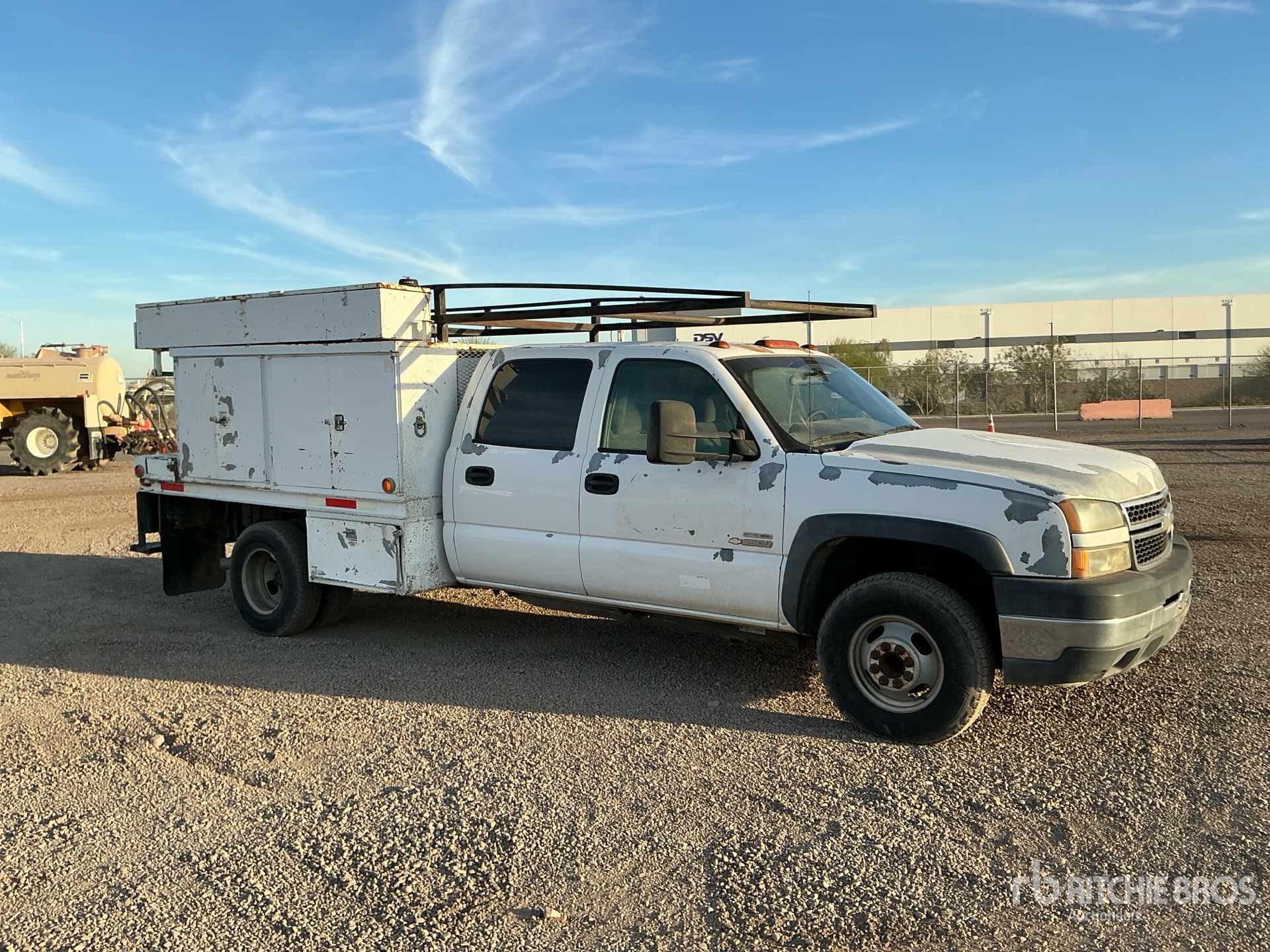 Aspect général with Image, coin avant droit
