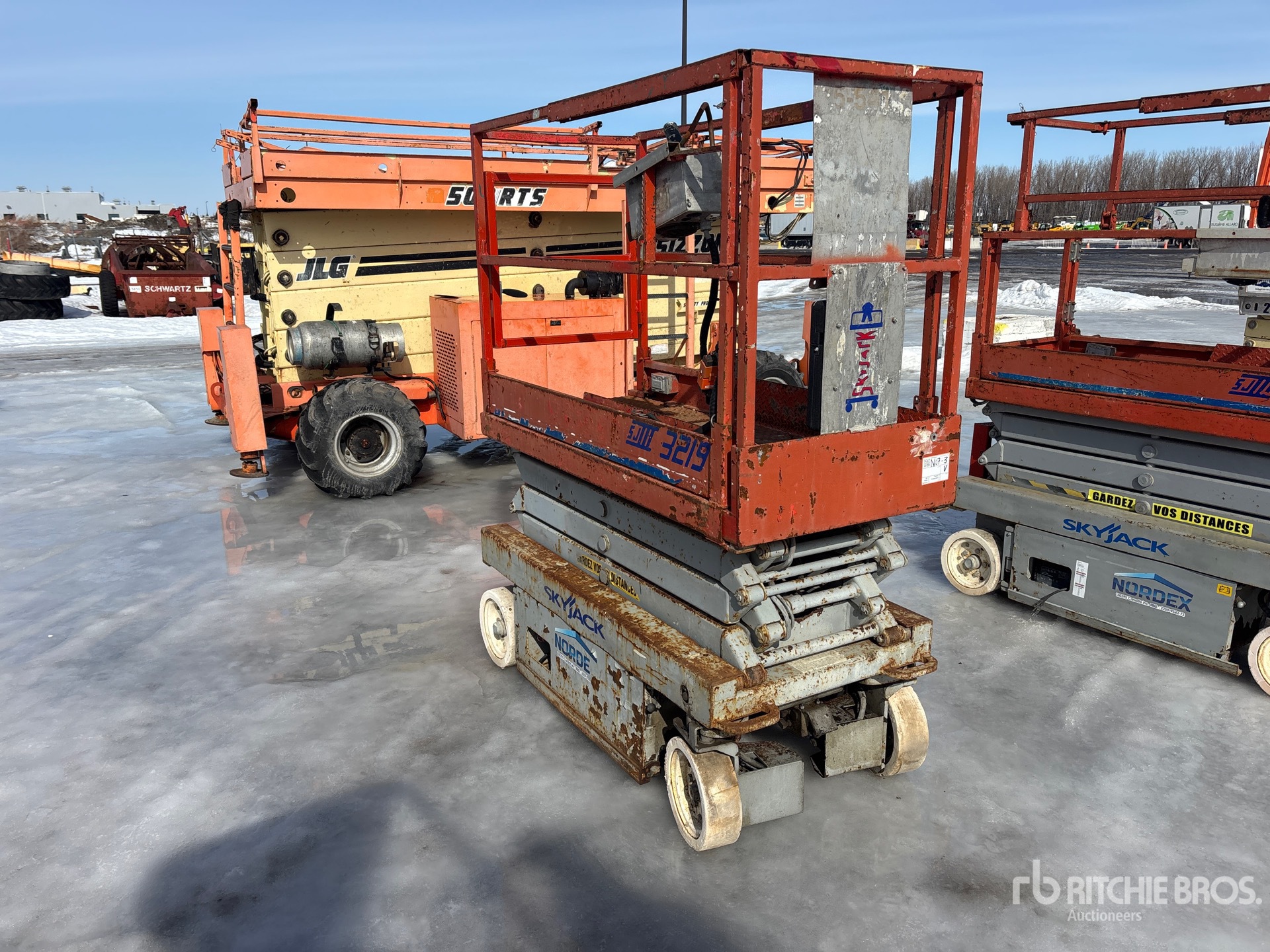 General Appearance with Bild, Ecke hinten links