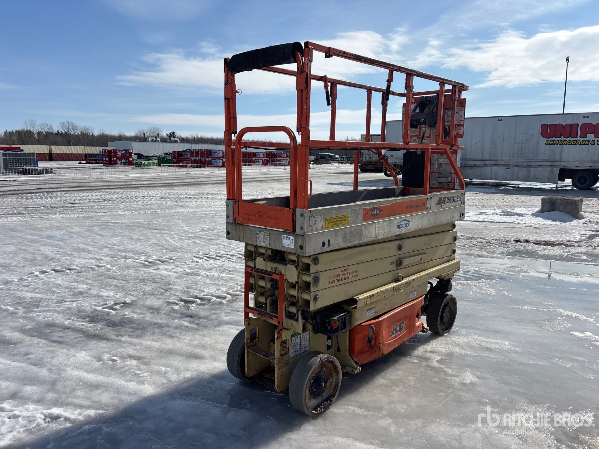 General Appearance with Bild, Ecke vorne links