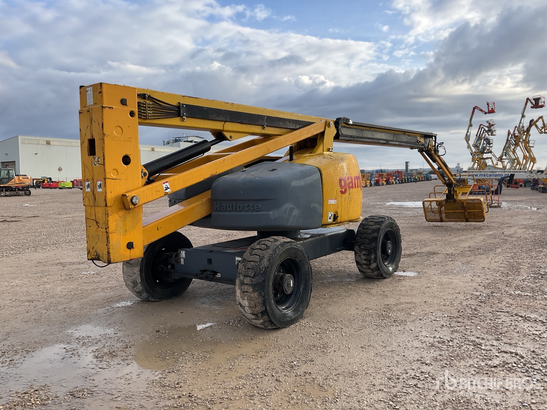 General Appearance with Picture, Left Front Corner